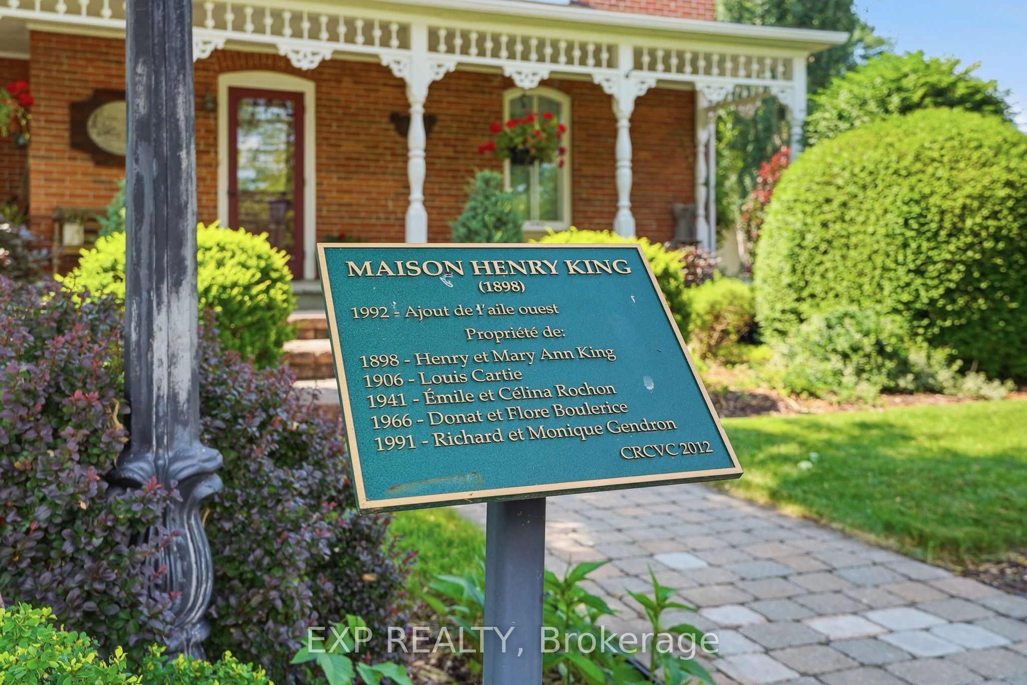 702 Dollard Street