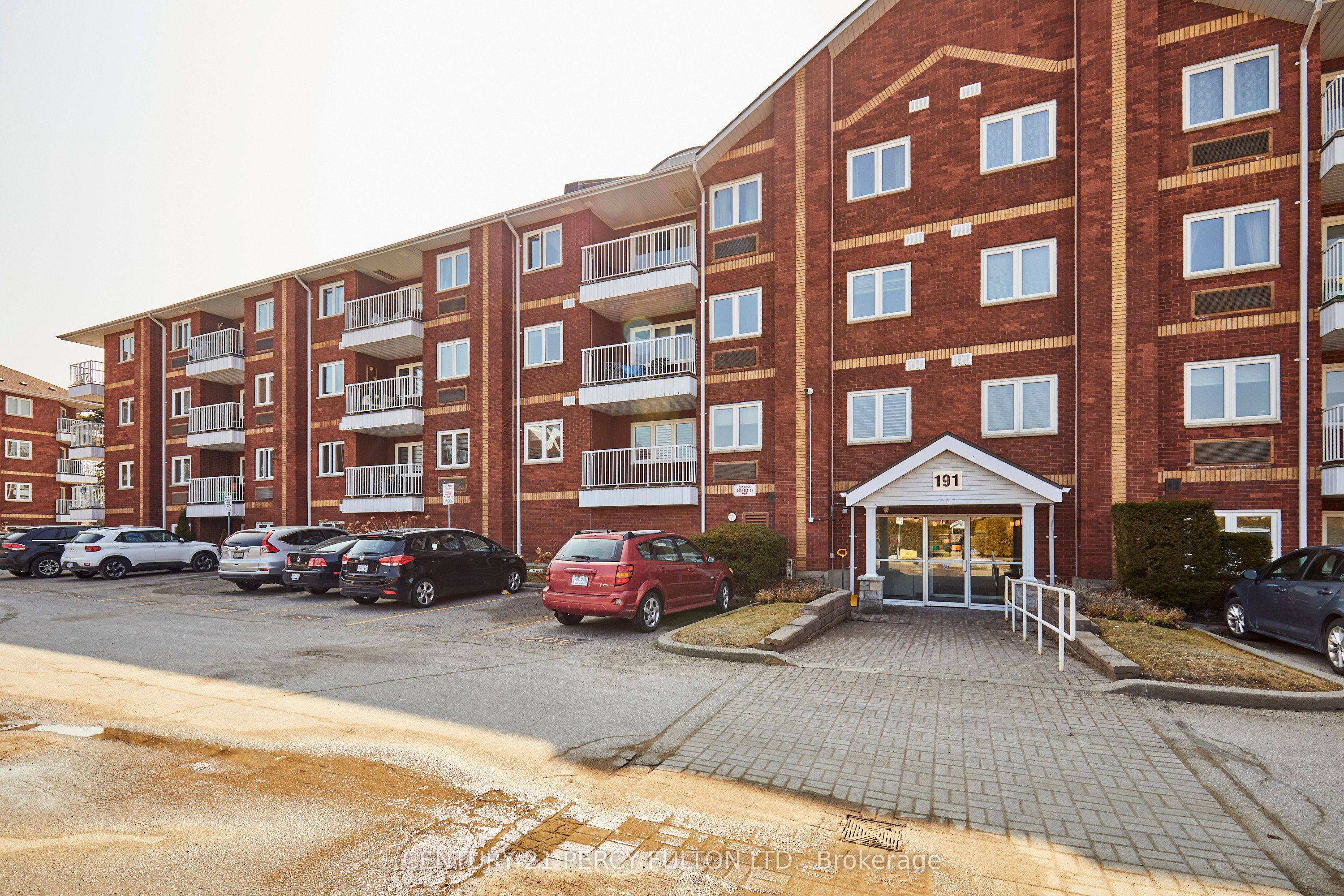 191 Lake Driveway N/A W 201