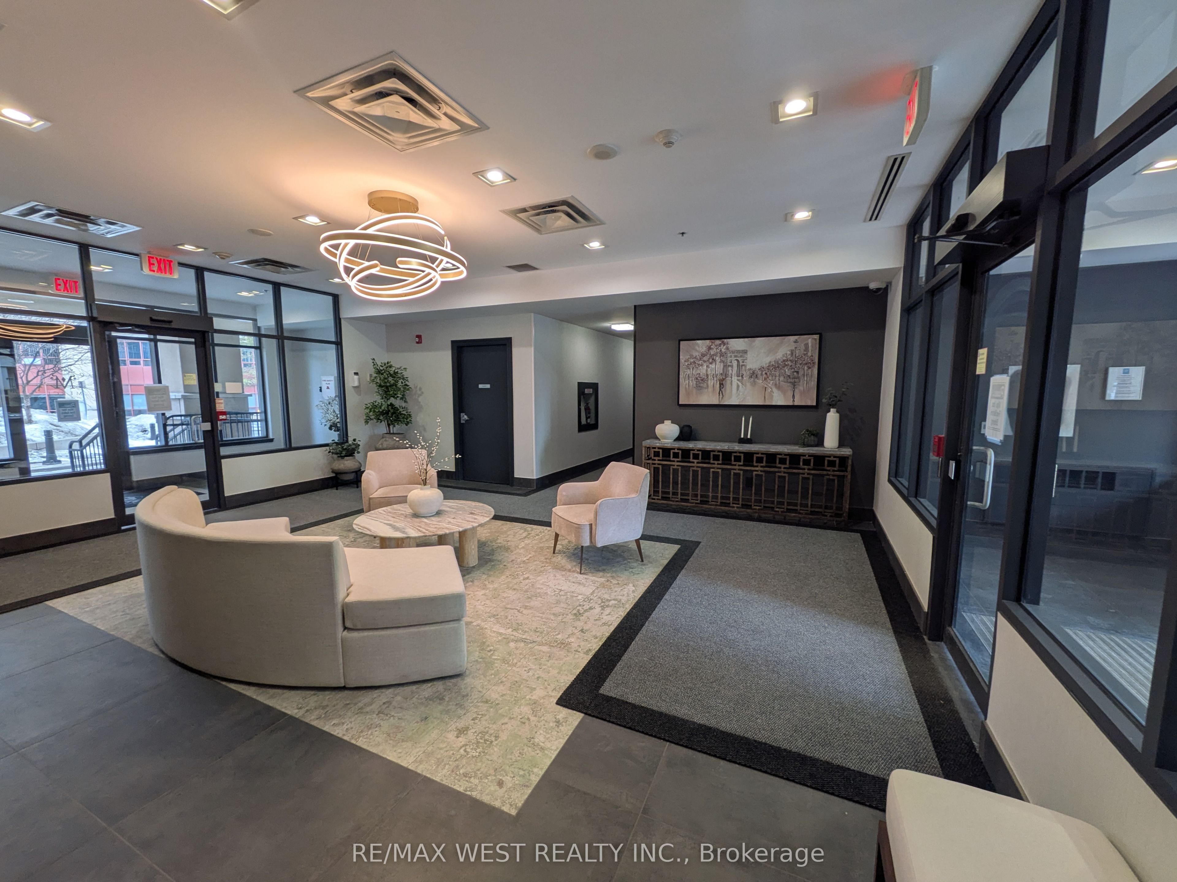 27 Rean Drive 522