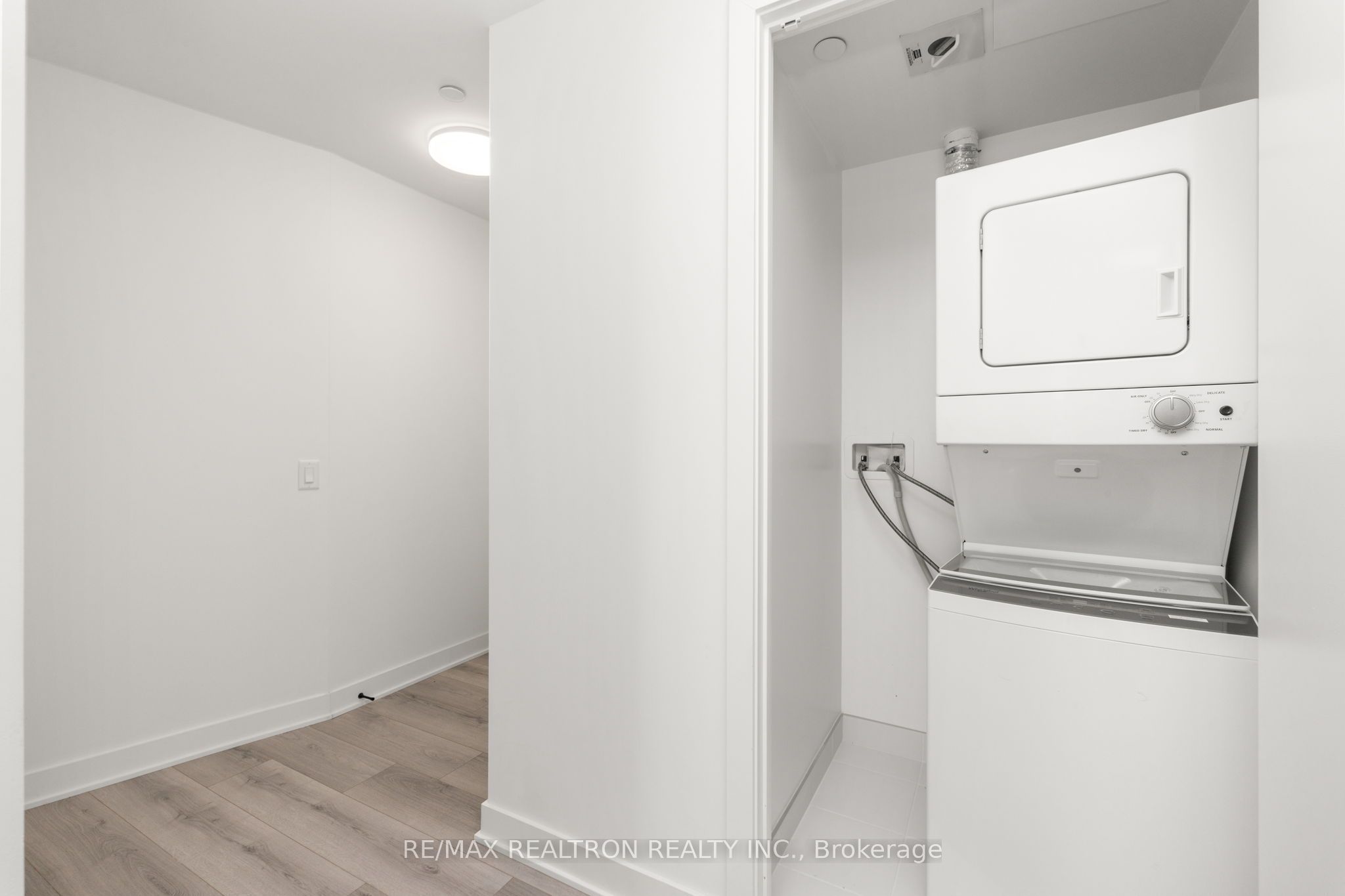 1185 Dupont Street 1402
