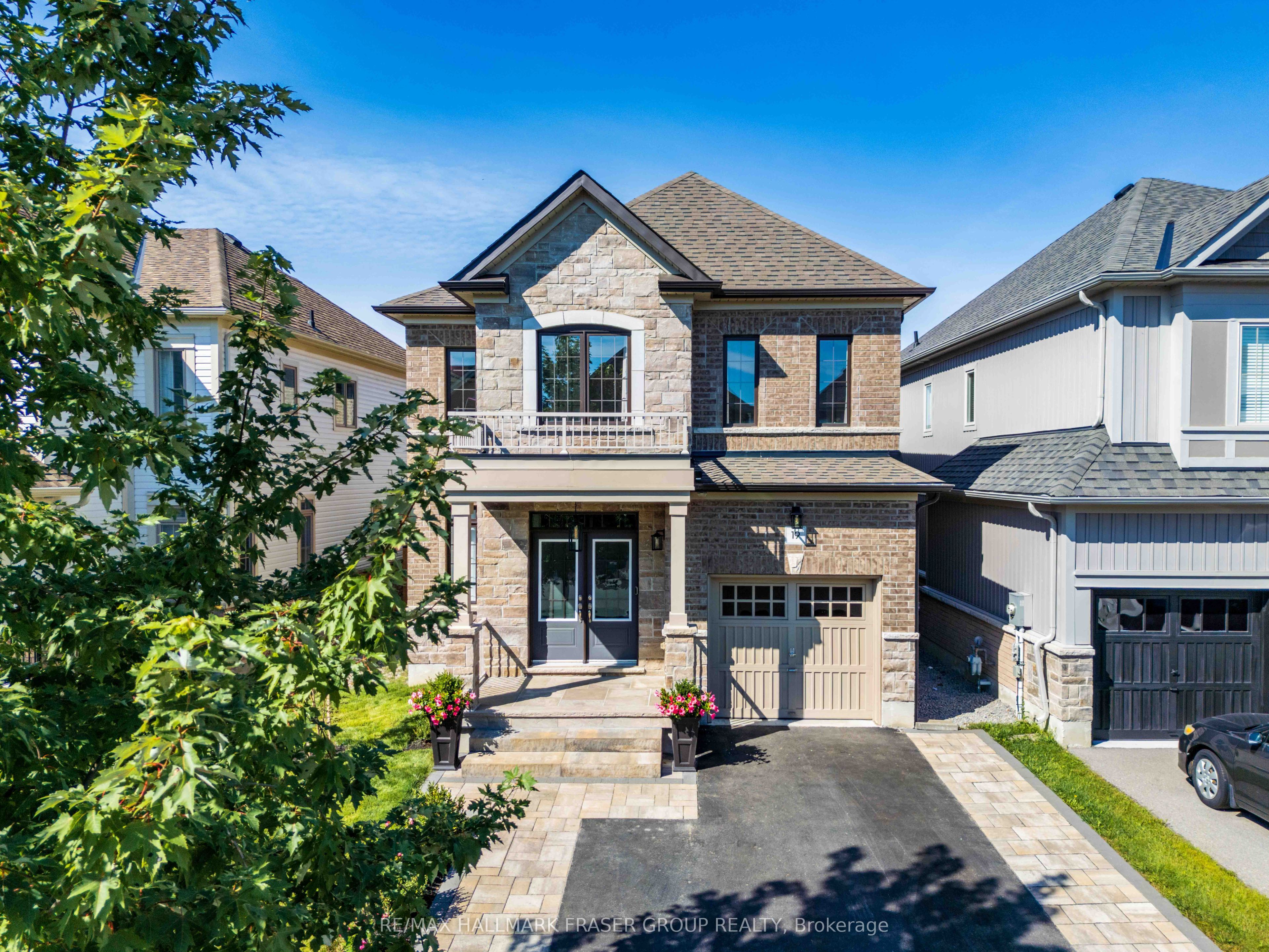 19 Crombie Street