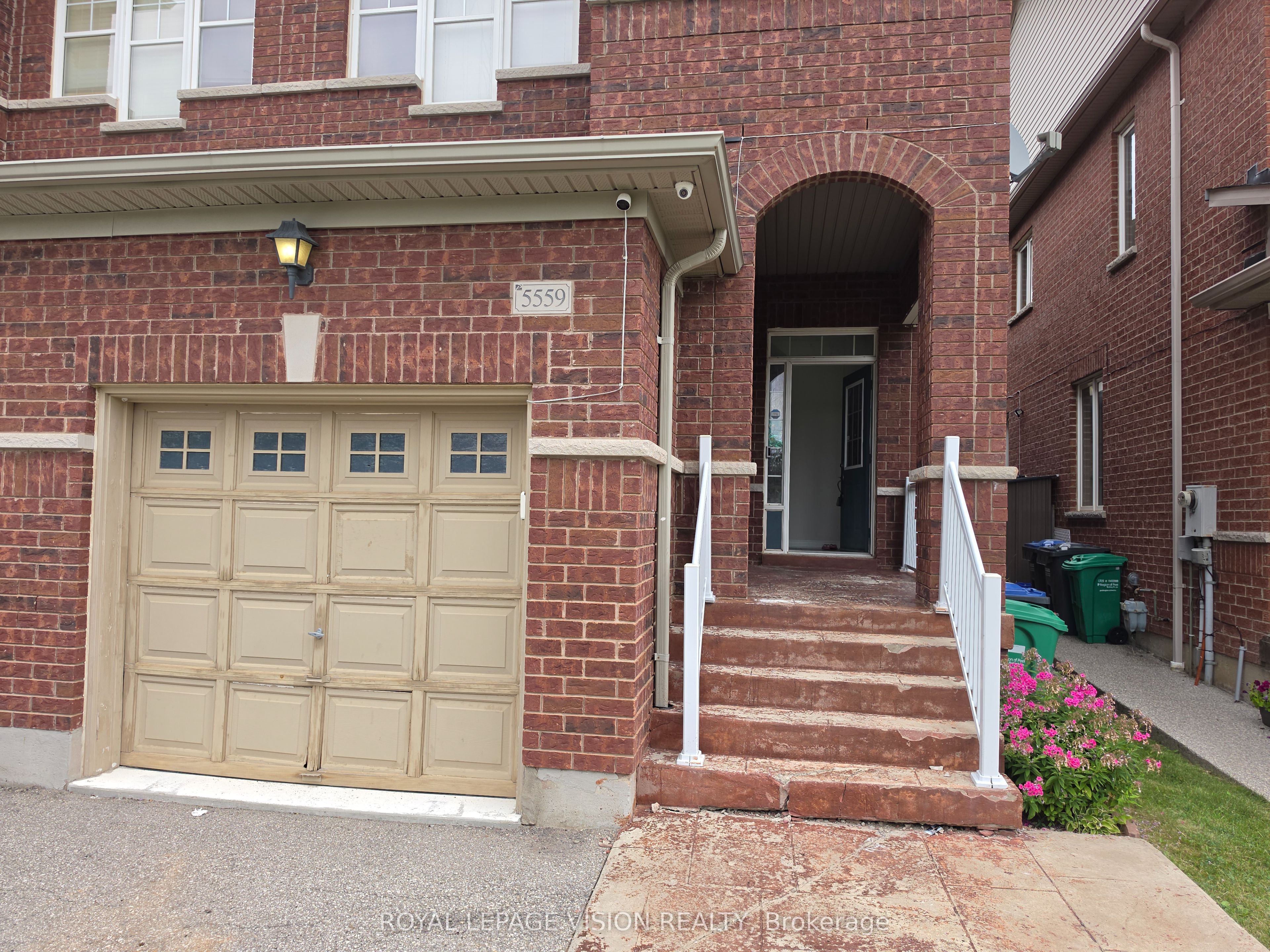 5559 Bonnie Street