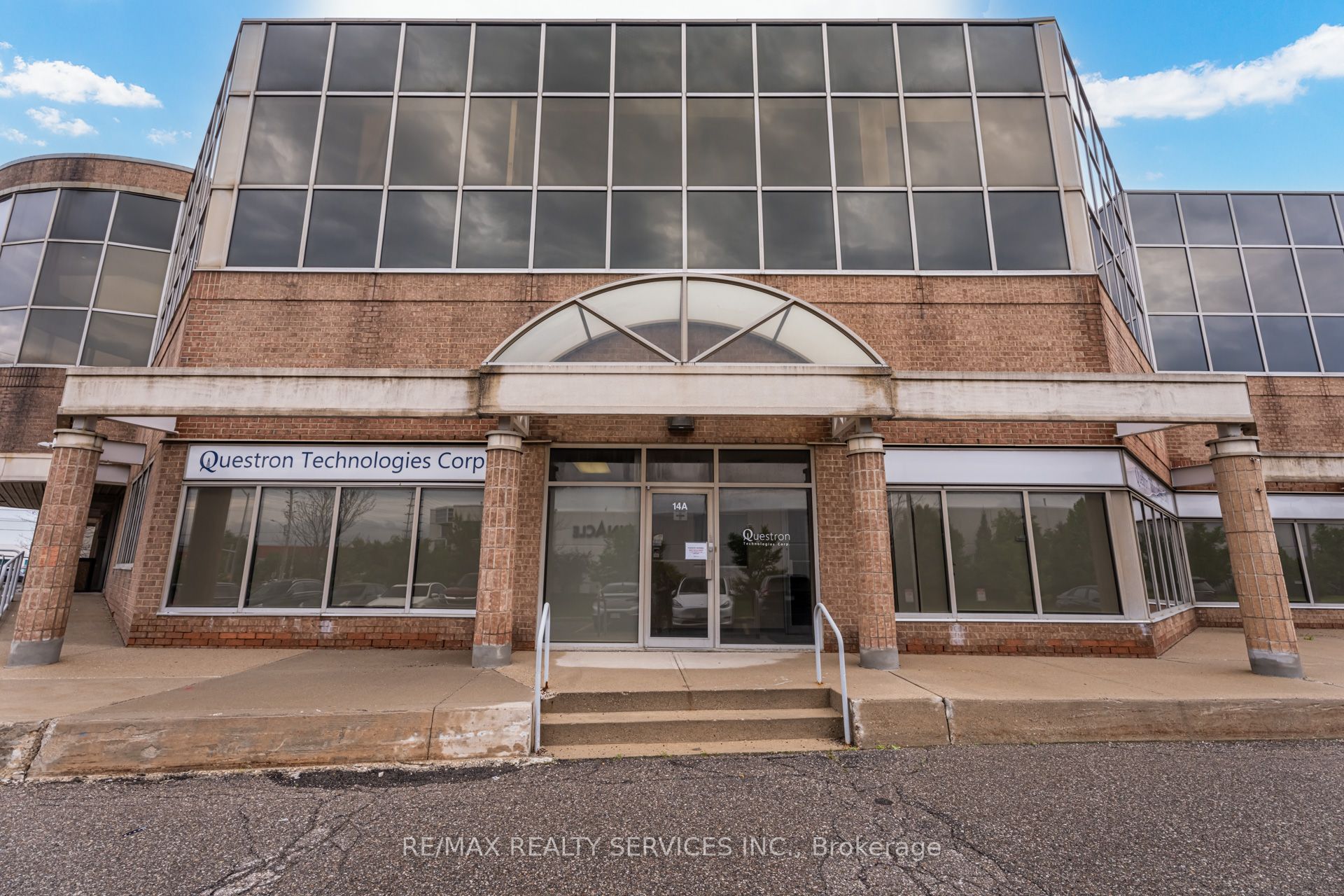 6660 Kennedy Road 17-19