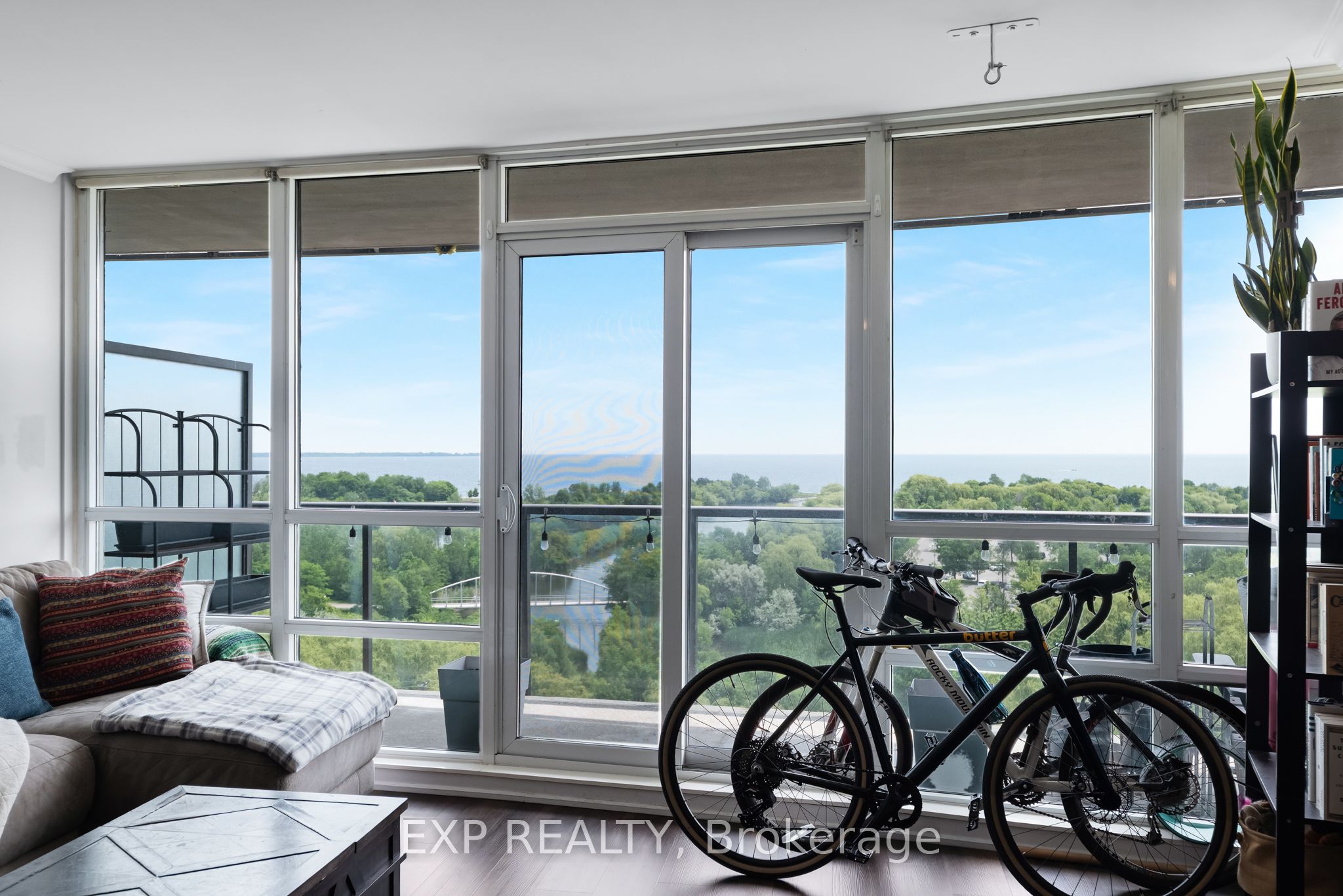 2230 Lake Shore Boulevard W 808