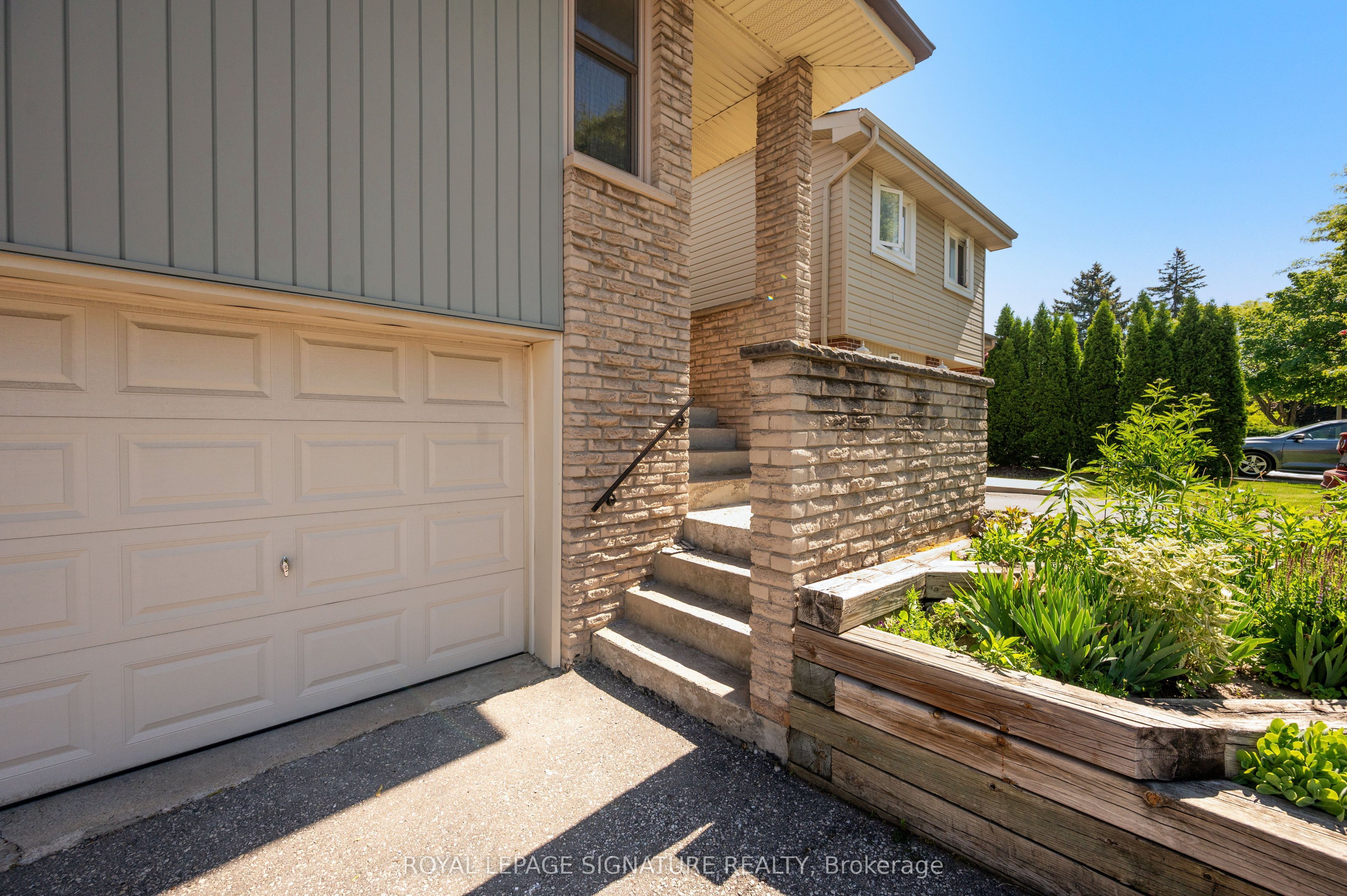 4069 Jefton Crescent