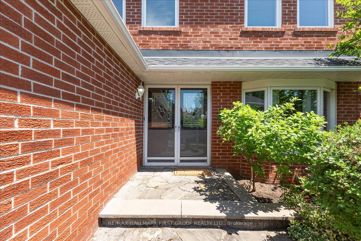 35 Rotherglen Road S