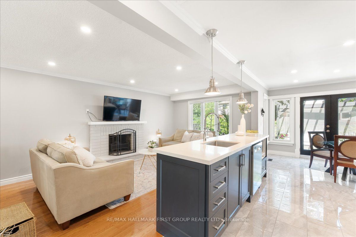 35 Rotherglen Road S