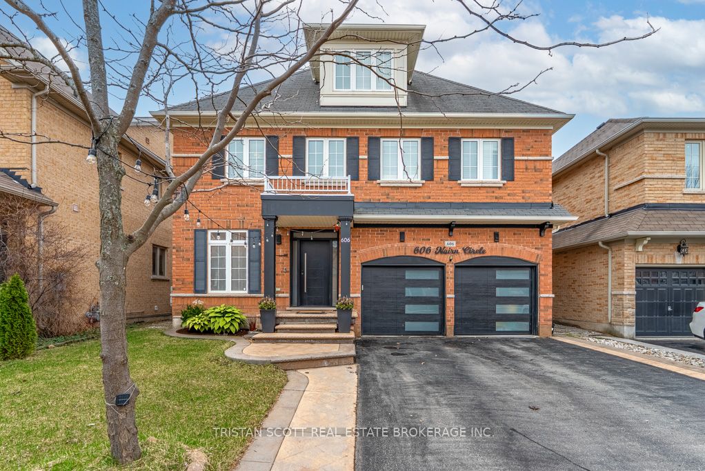 606 Nairn Circle