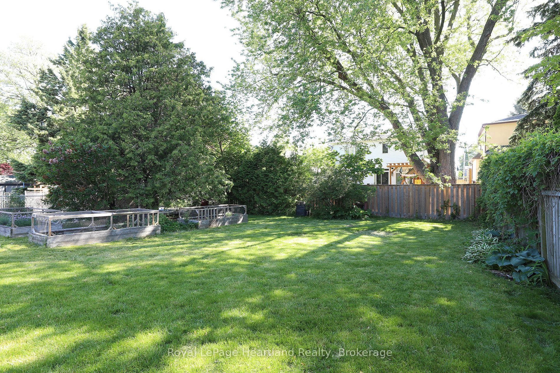 15 SCARBOROUGH HEIGHTS Boulevard