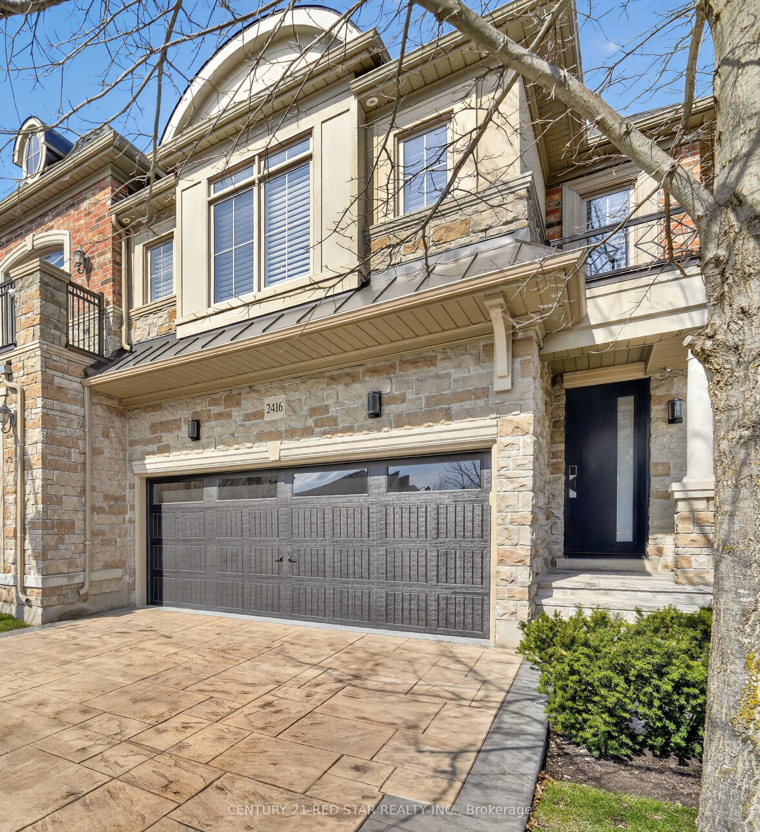 2416 Village Common