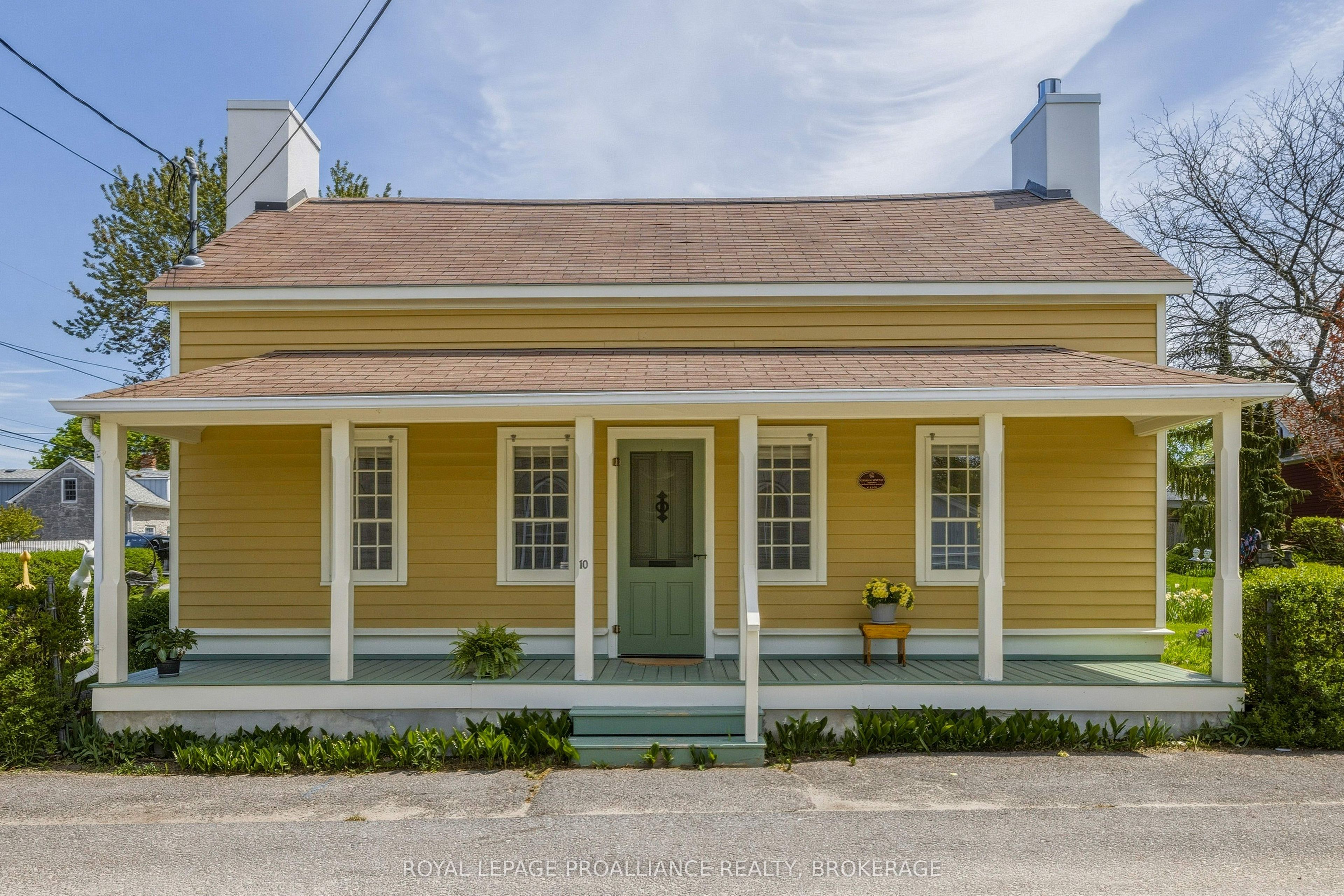 10 Drummond Street E