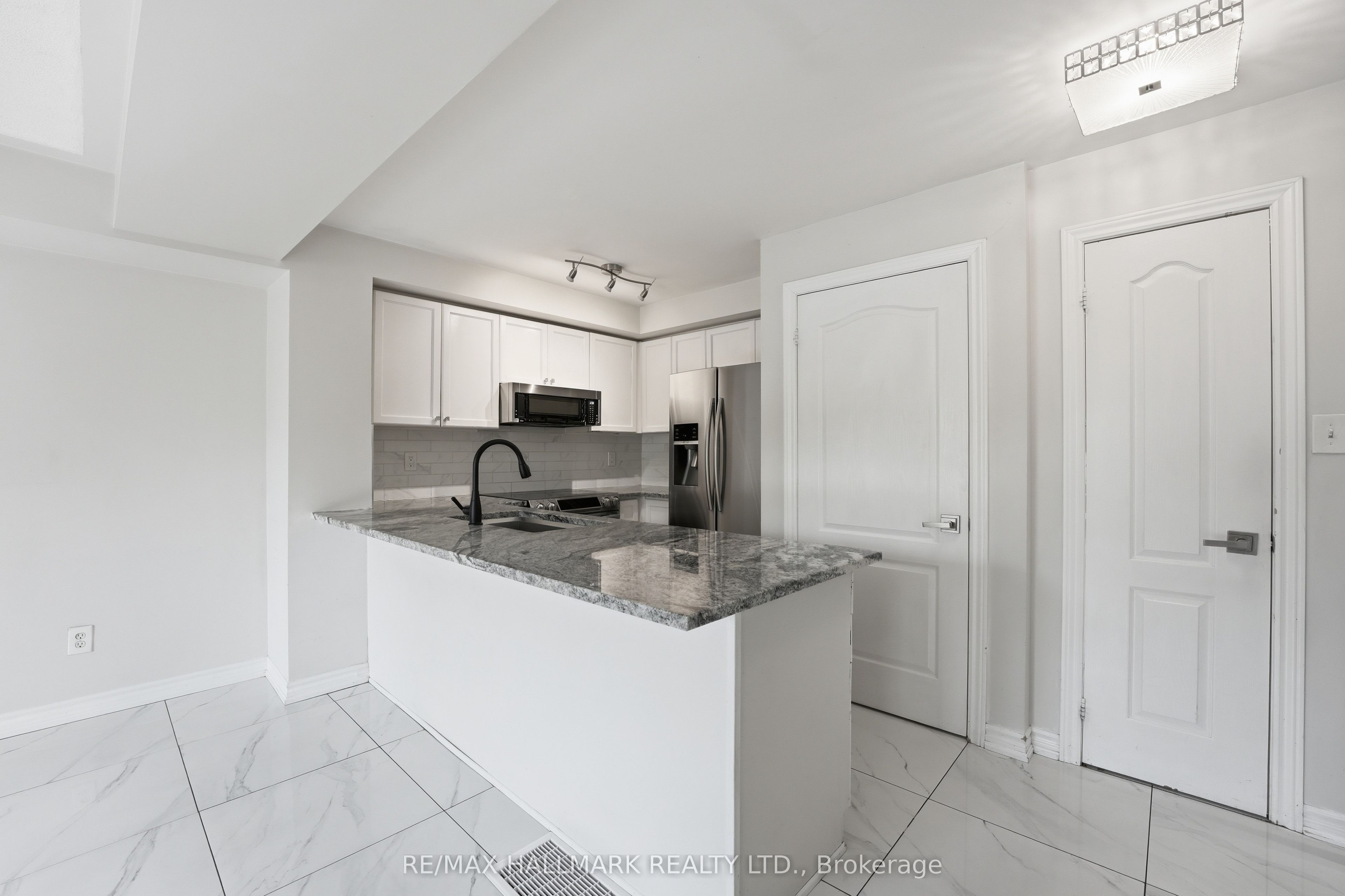 3250 Bentley Drive 17