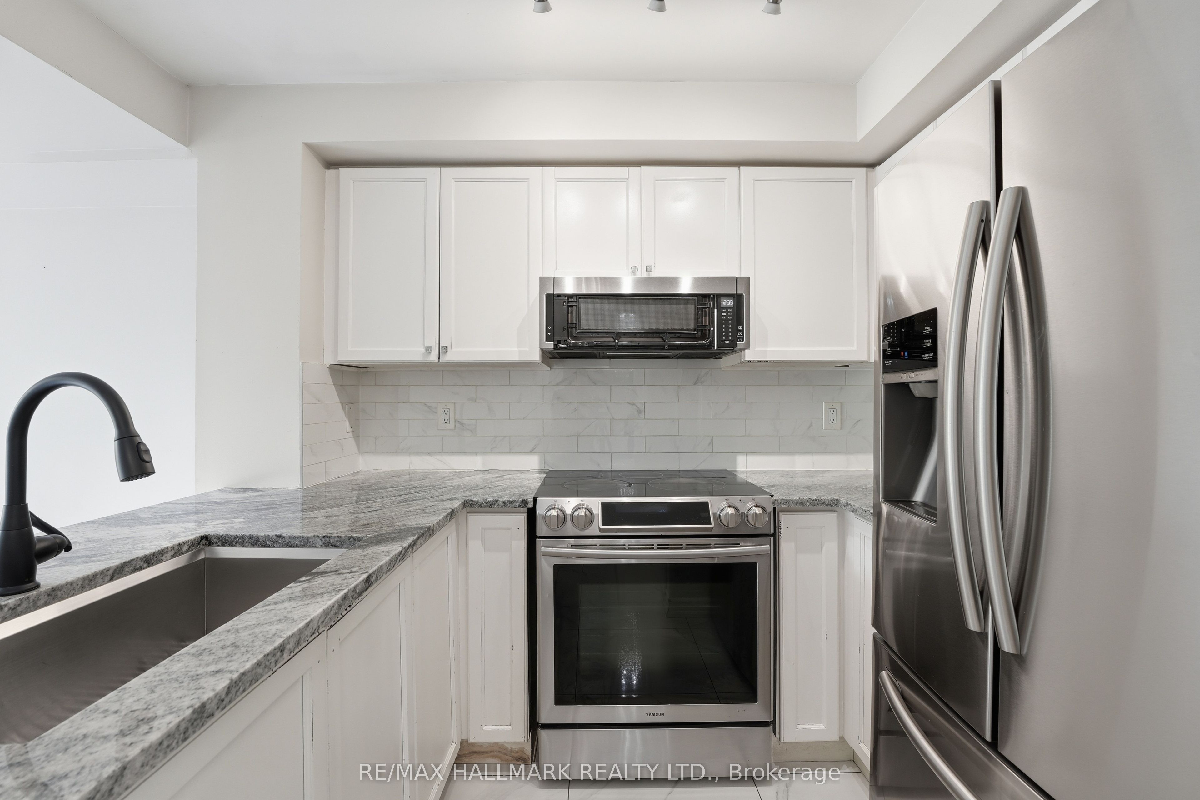 3250 Bentley Drive 17