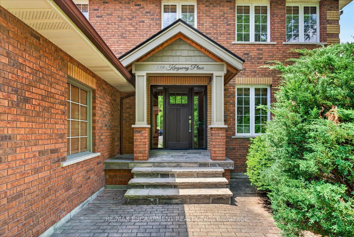 339 Kingsway Place