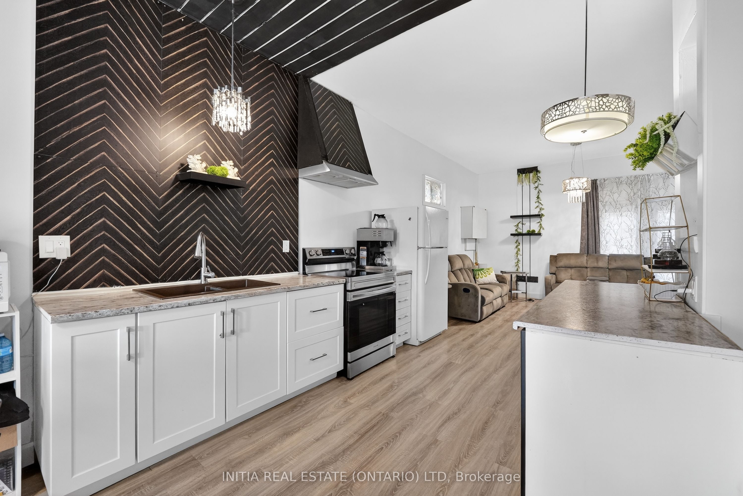 3911 Warehouse Street