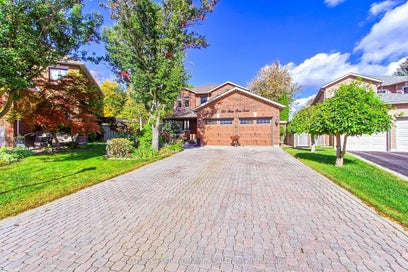 322 Harry Beer Court Newmarket ON L3Y 8M2
