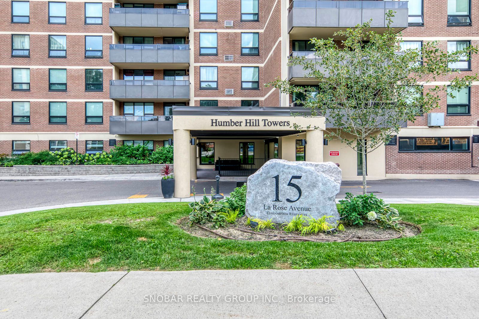 15 La Rose Avenue 204