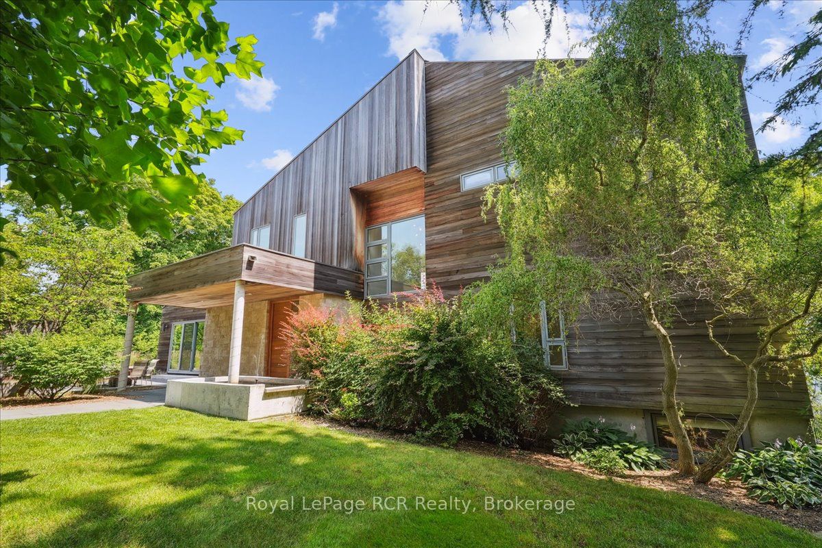 20 Everett Road