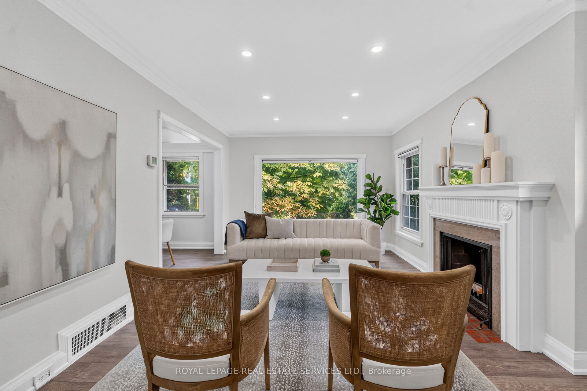 2 Glenroy Avenue