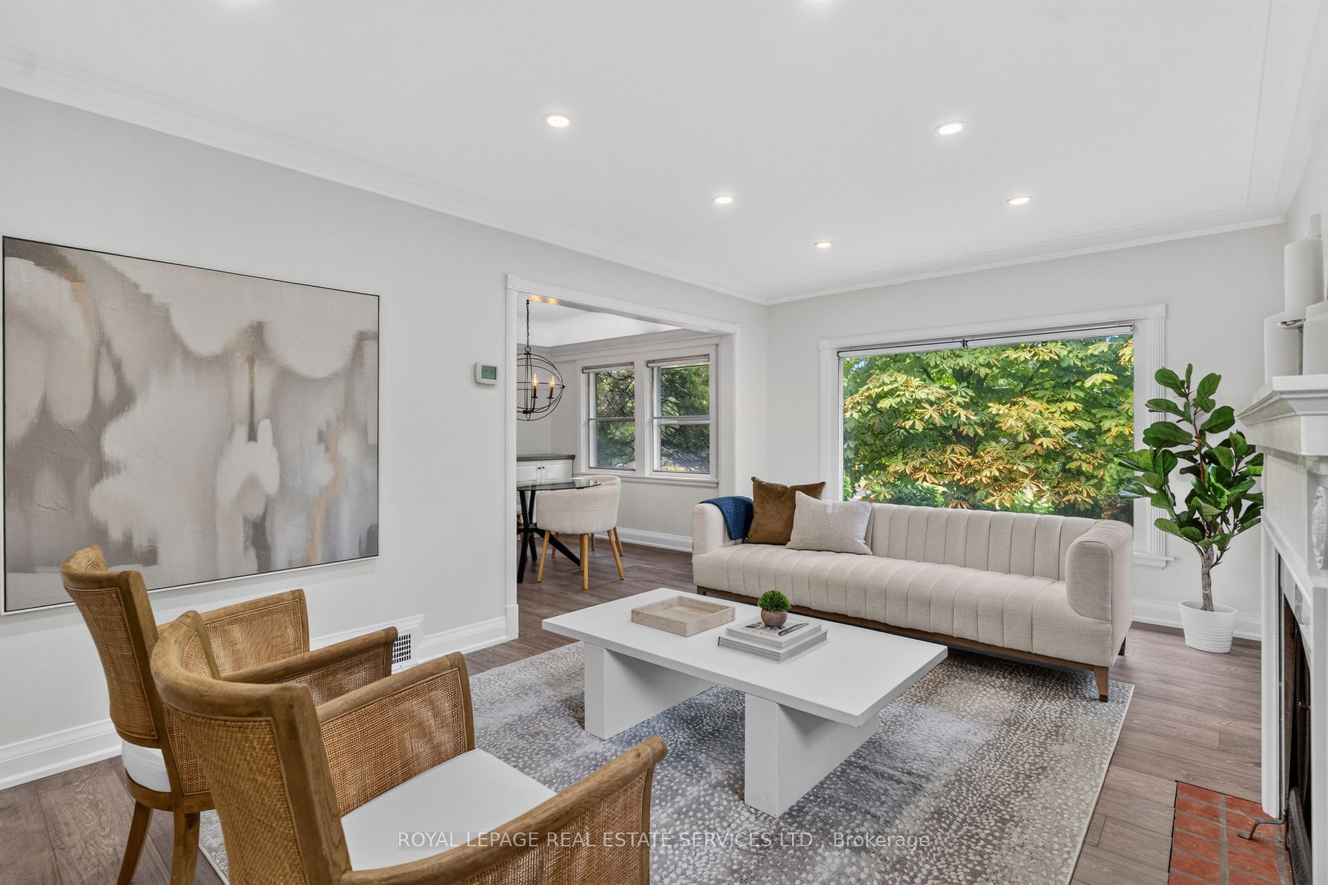 2 Glenroy Avenue