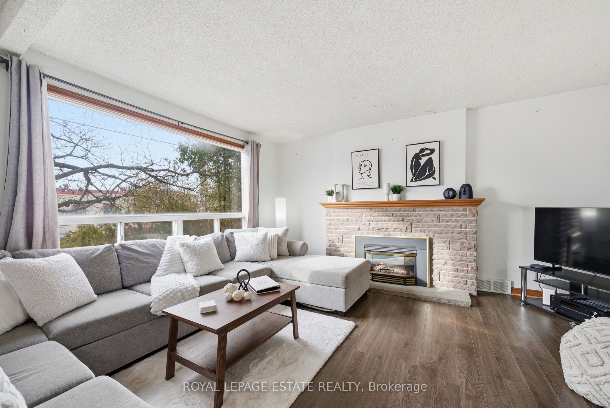 349 Oshawa Boulevard S