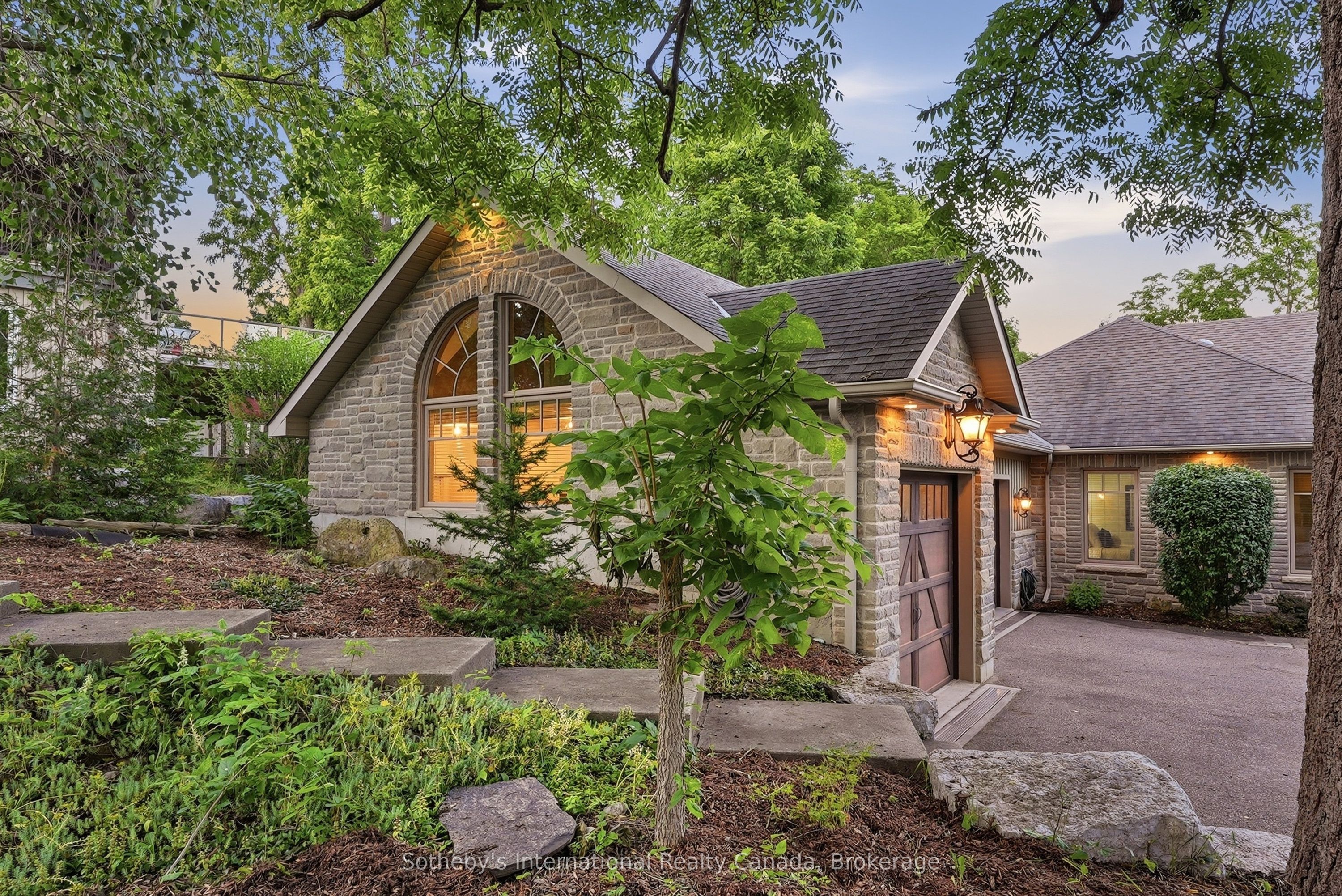 265 West River Road