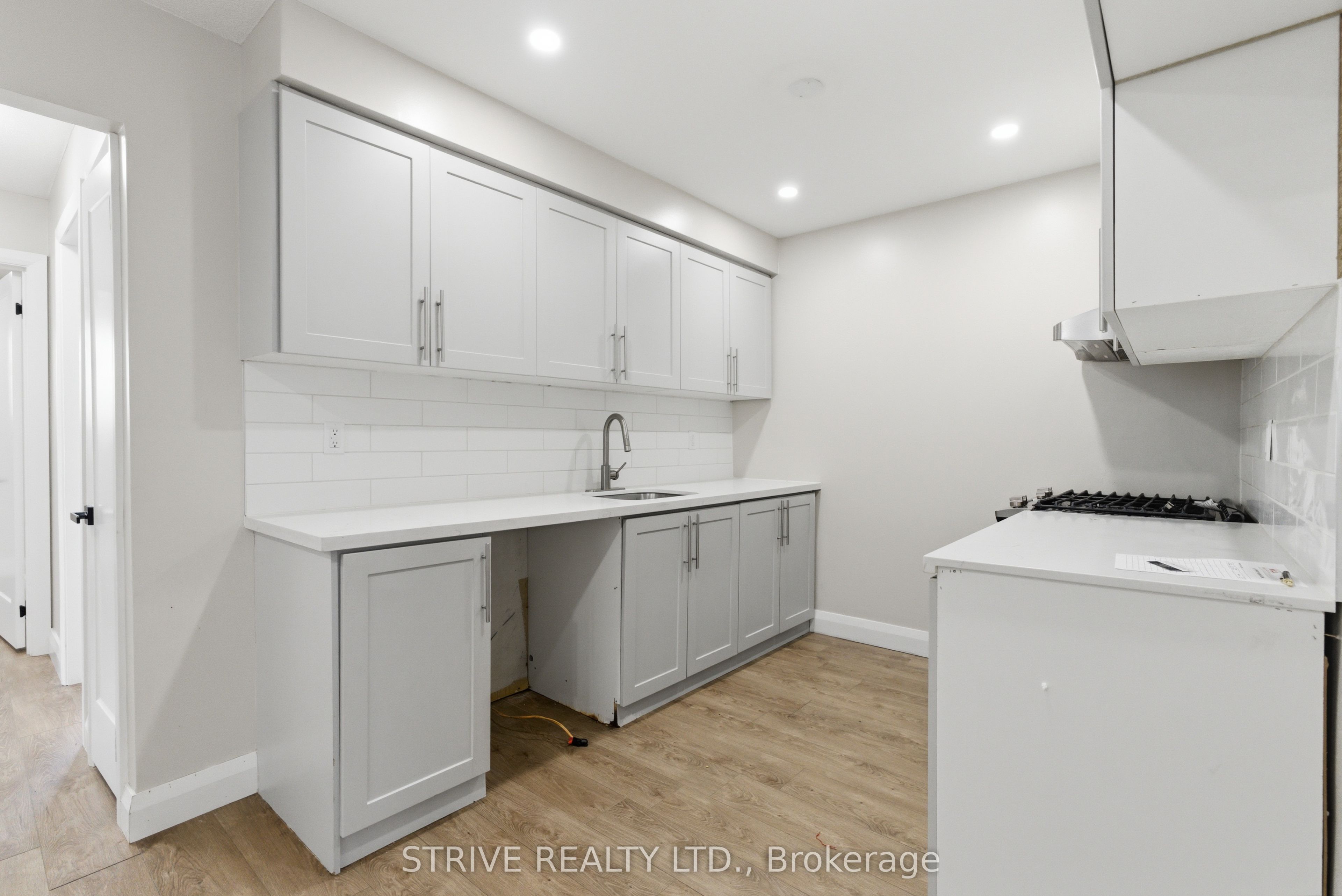 290 Lakeview Park Avenue