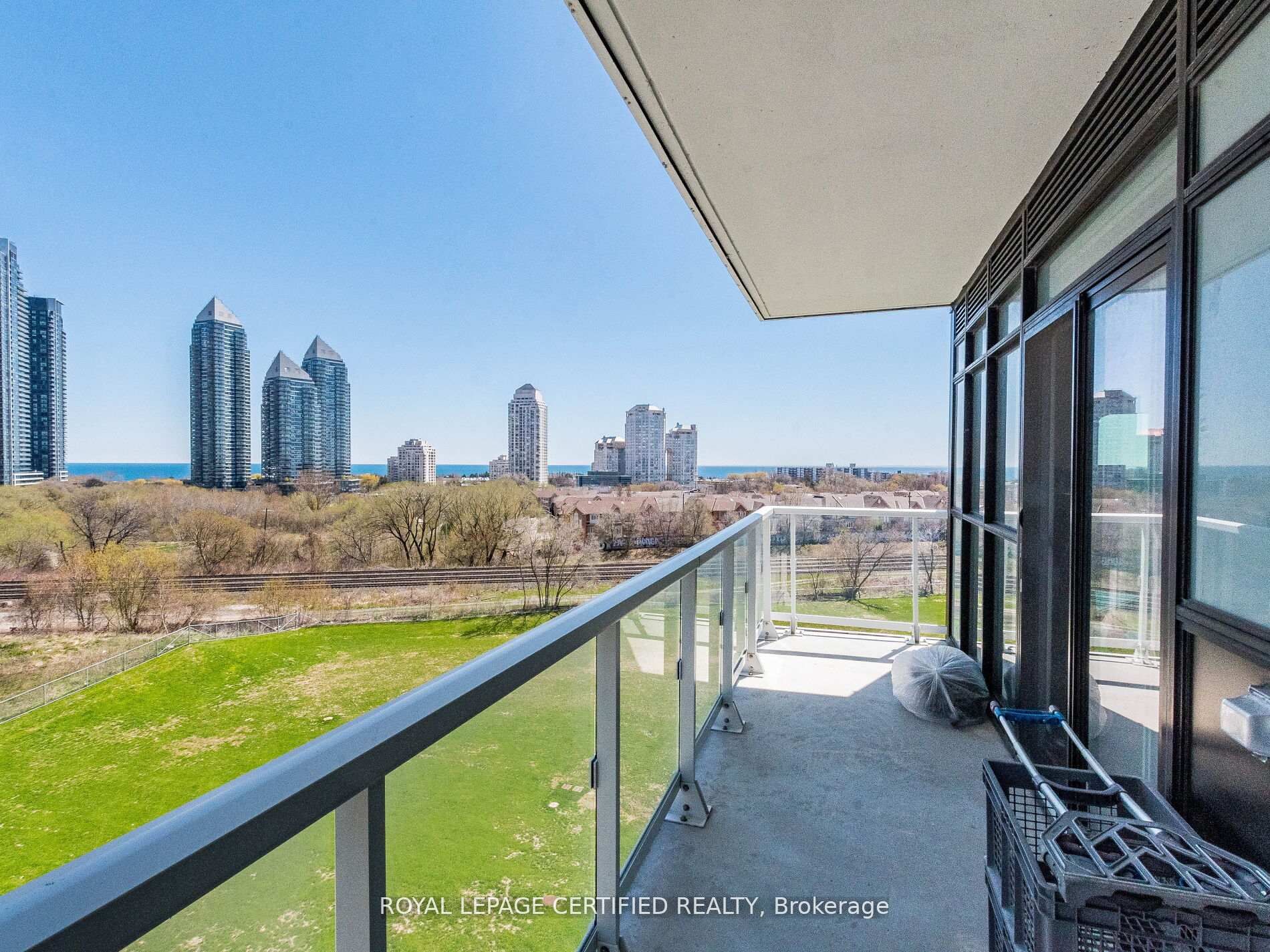 251 Manitoba Street 715