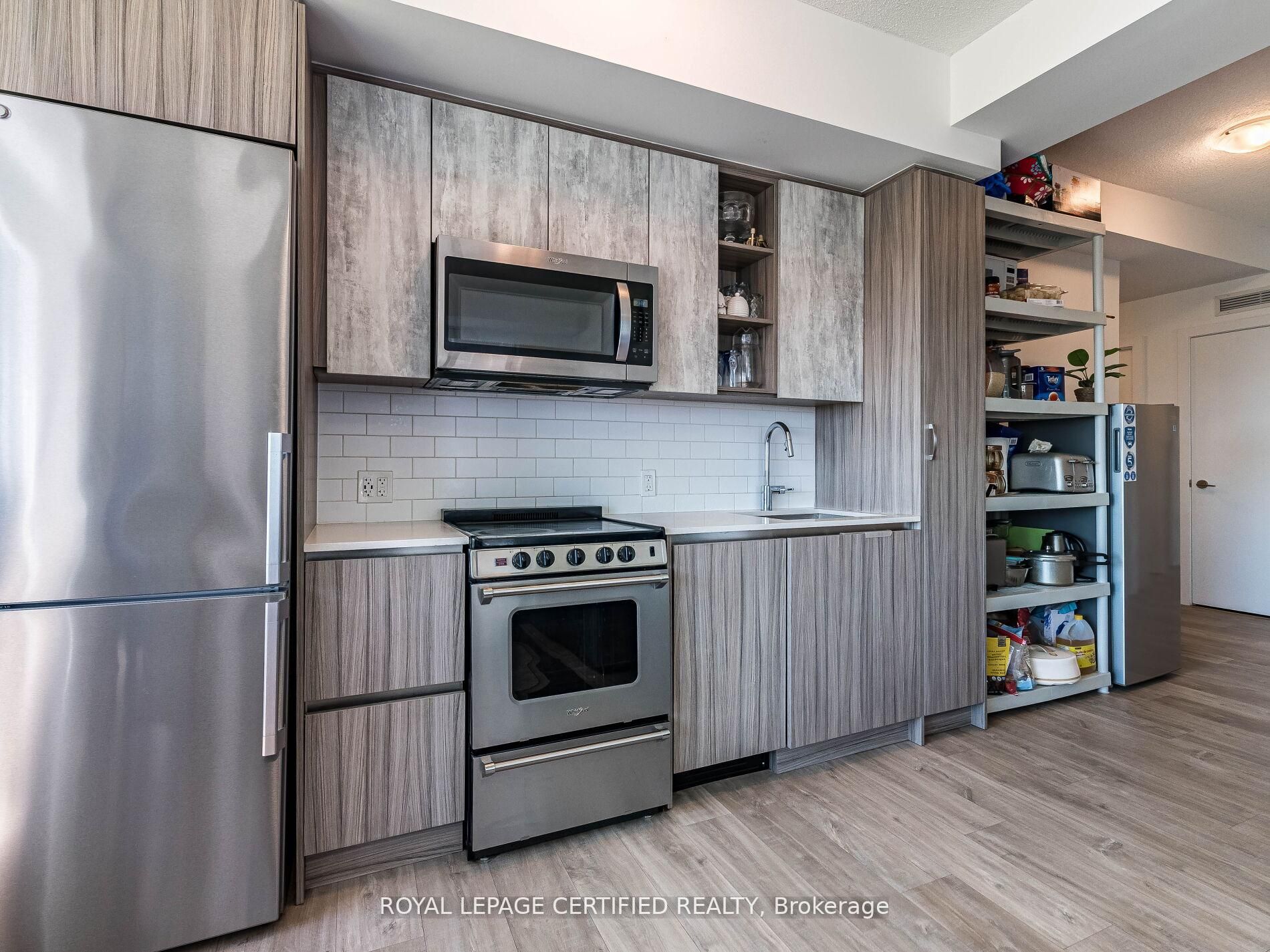 251 Manitoba Street 715