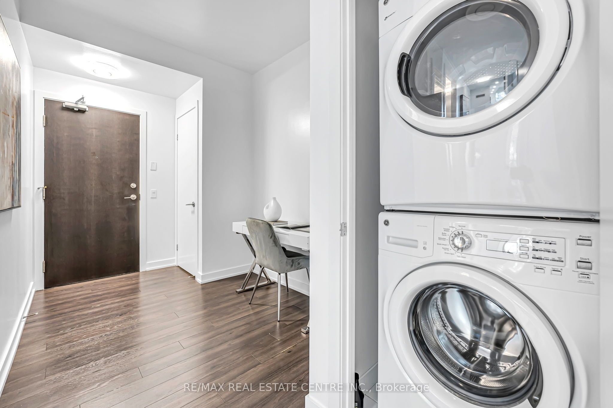 10 Park Lawn Road 809