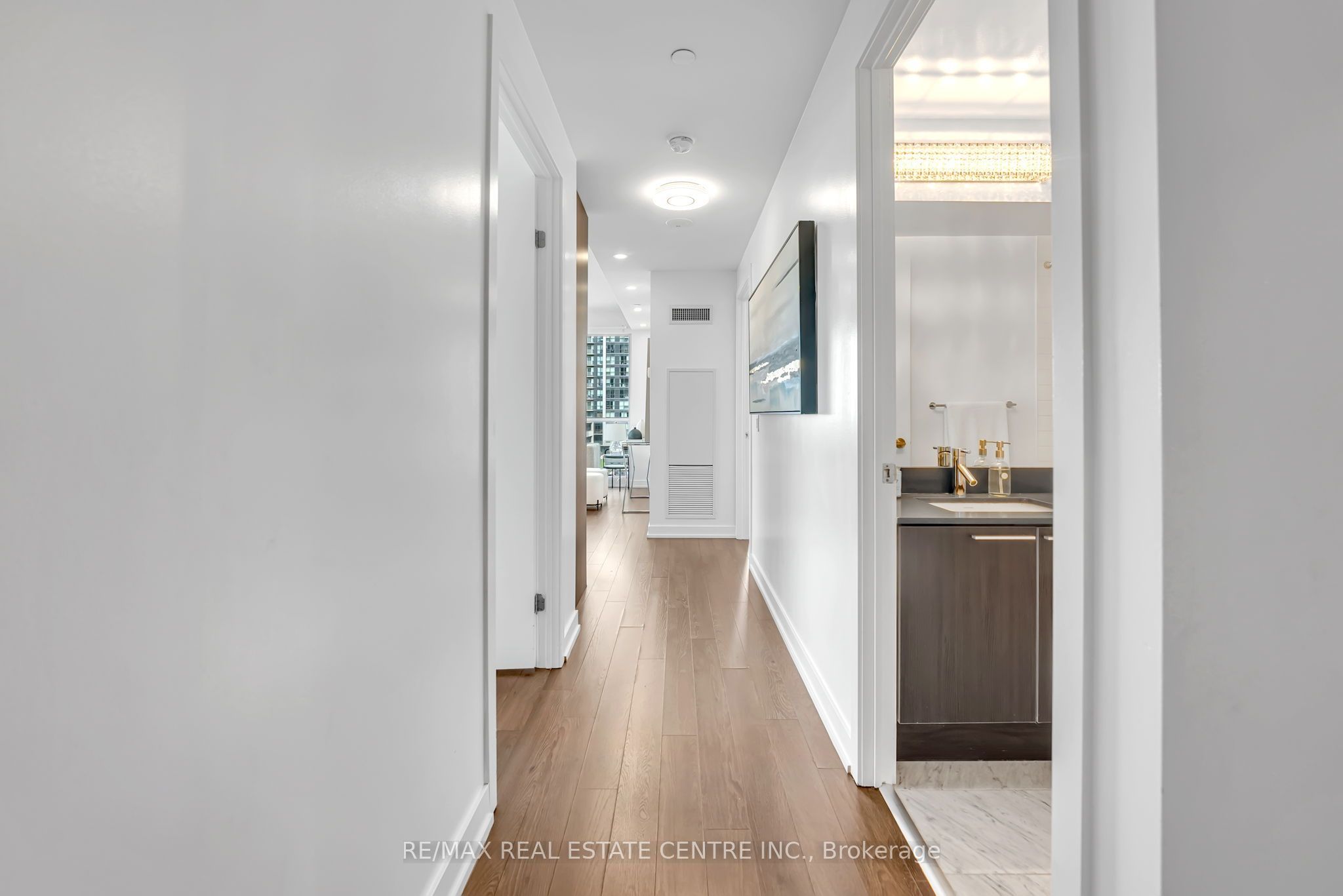 10 Park Lawn Road 809