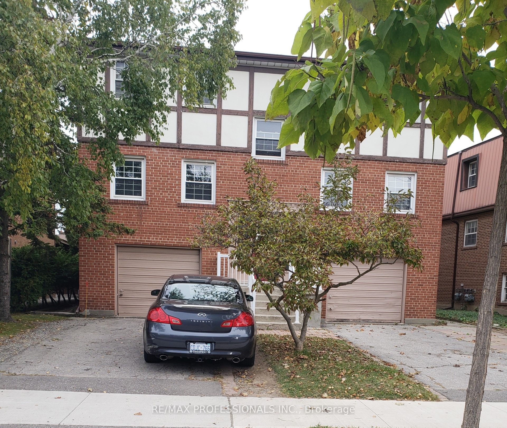8 Bridesburg Drive