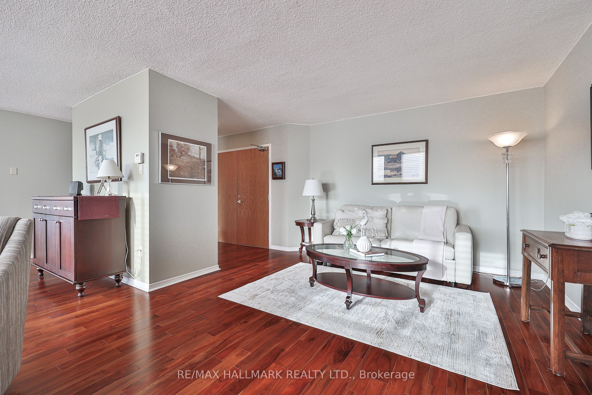 58 Church Street E 402