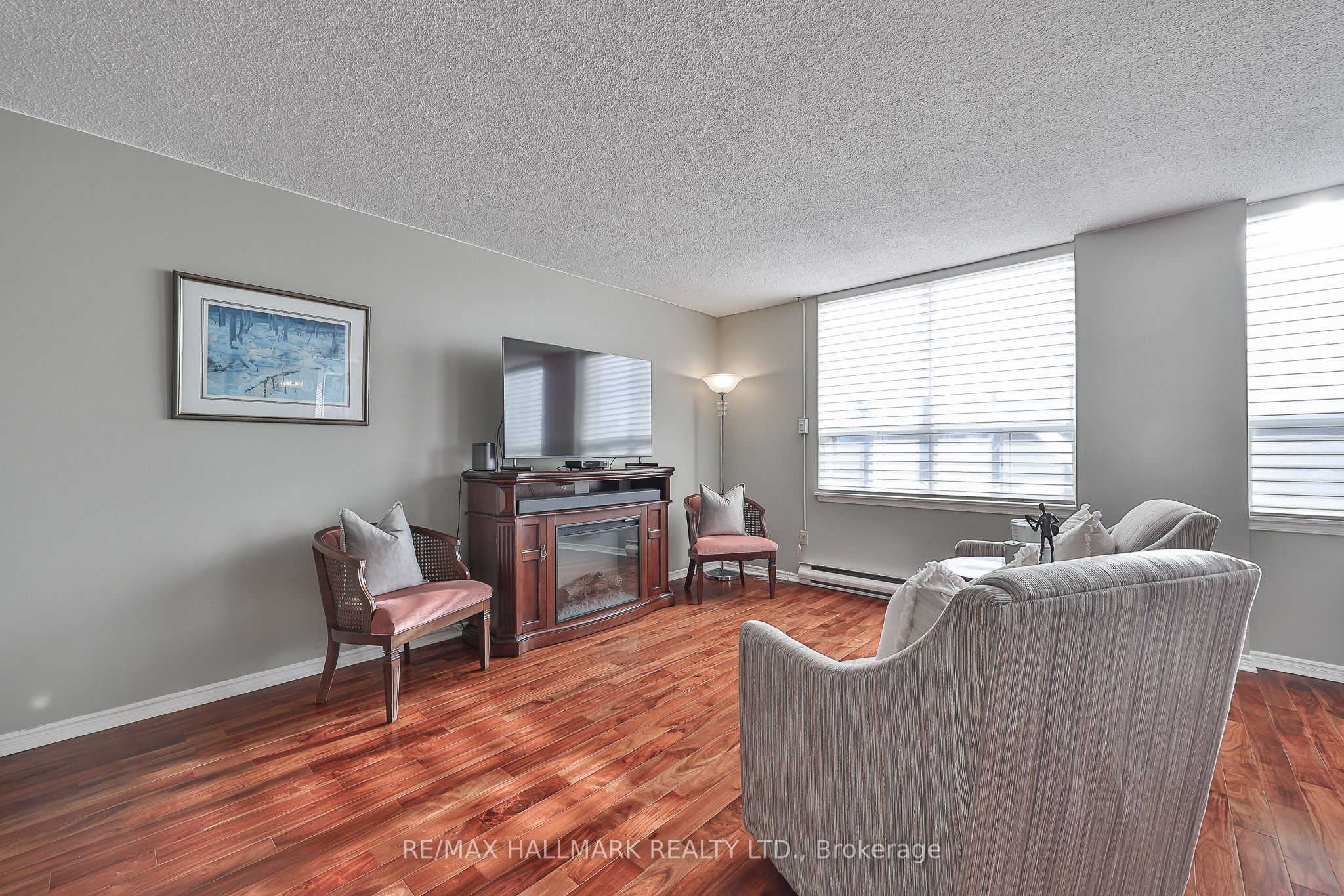 58 Church Street E 402