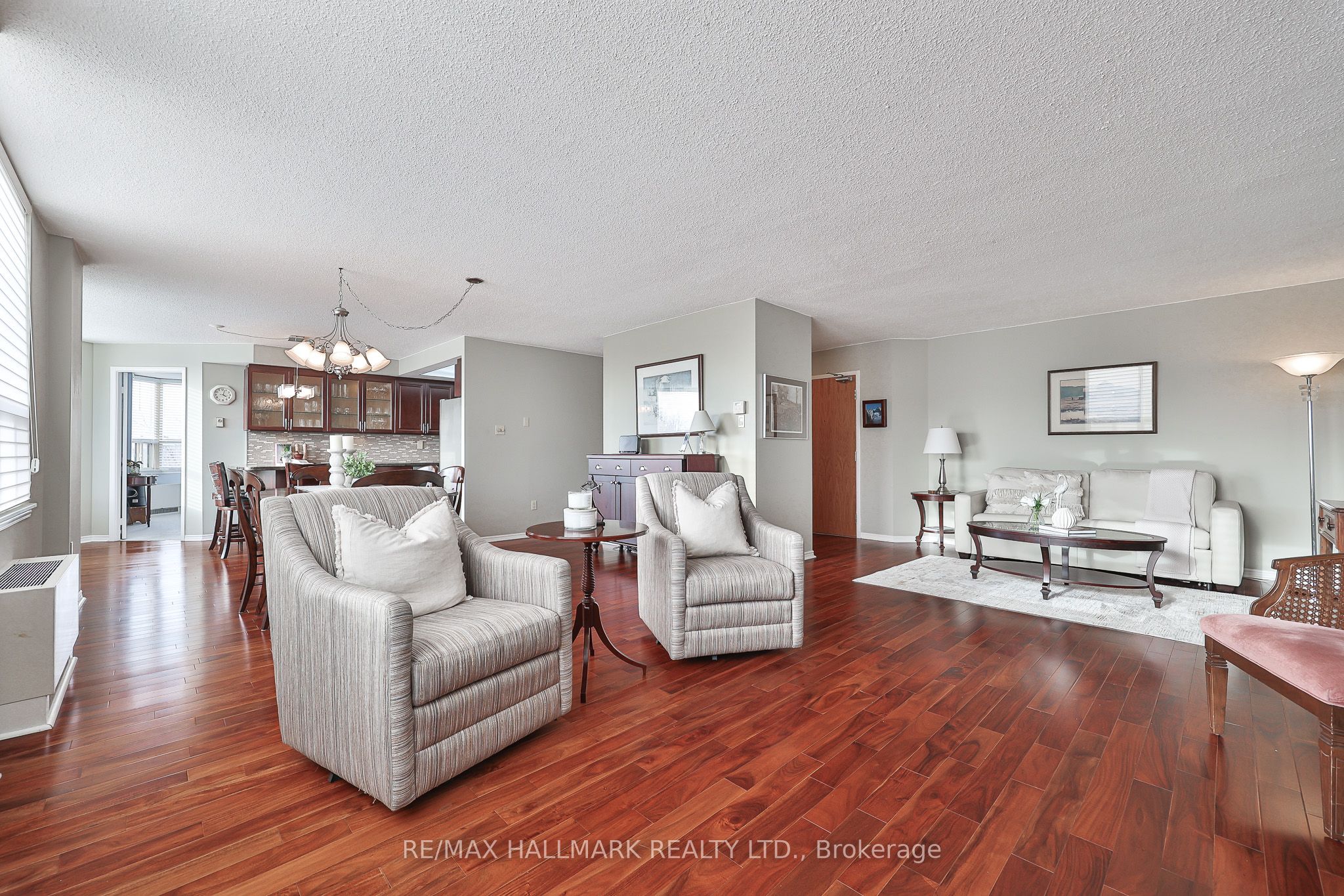 58 Church Street E 402