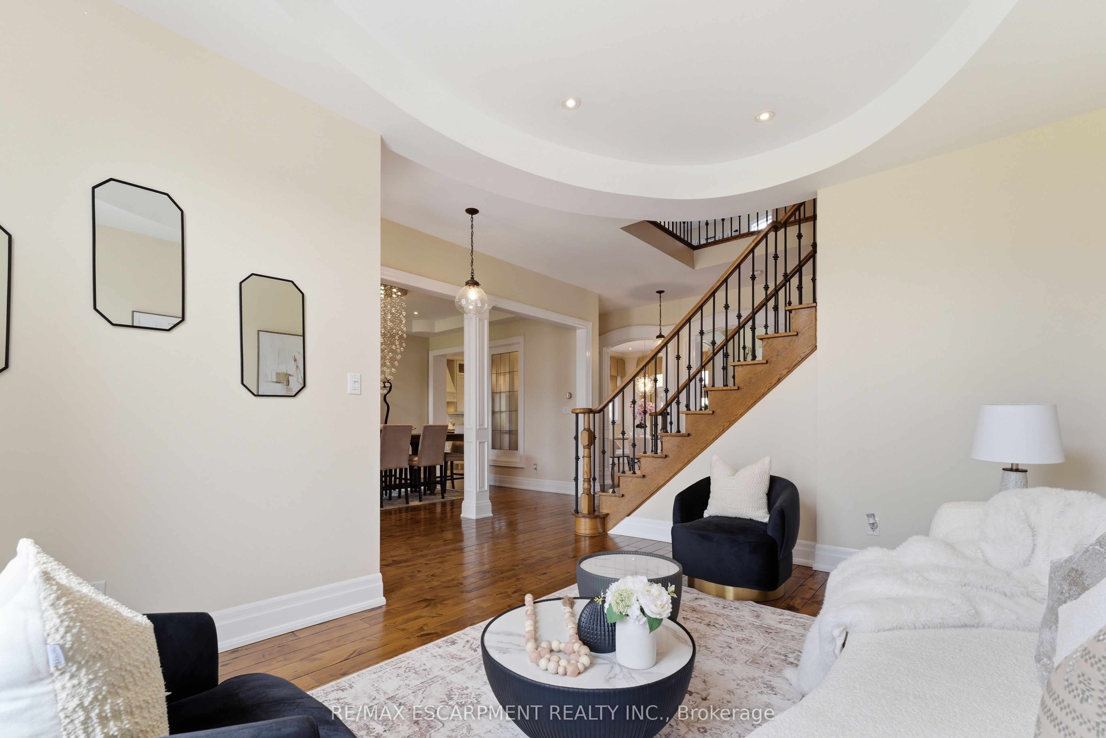 950 Fredonia Drive