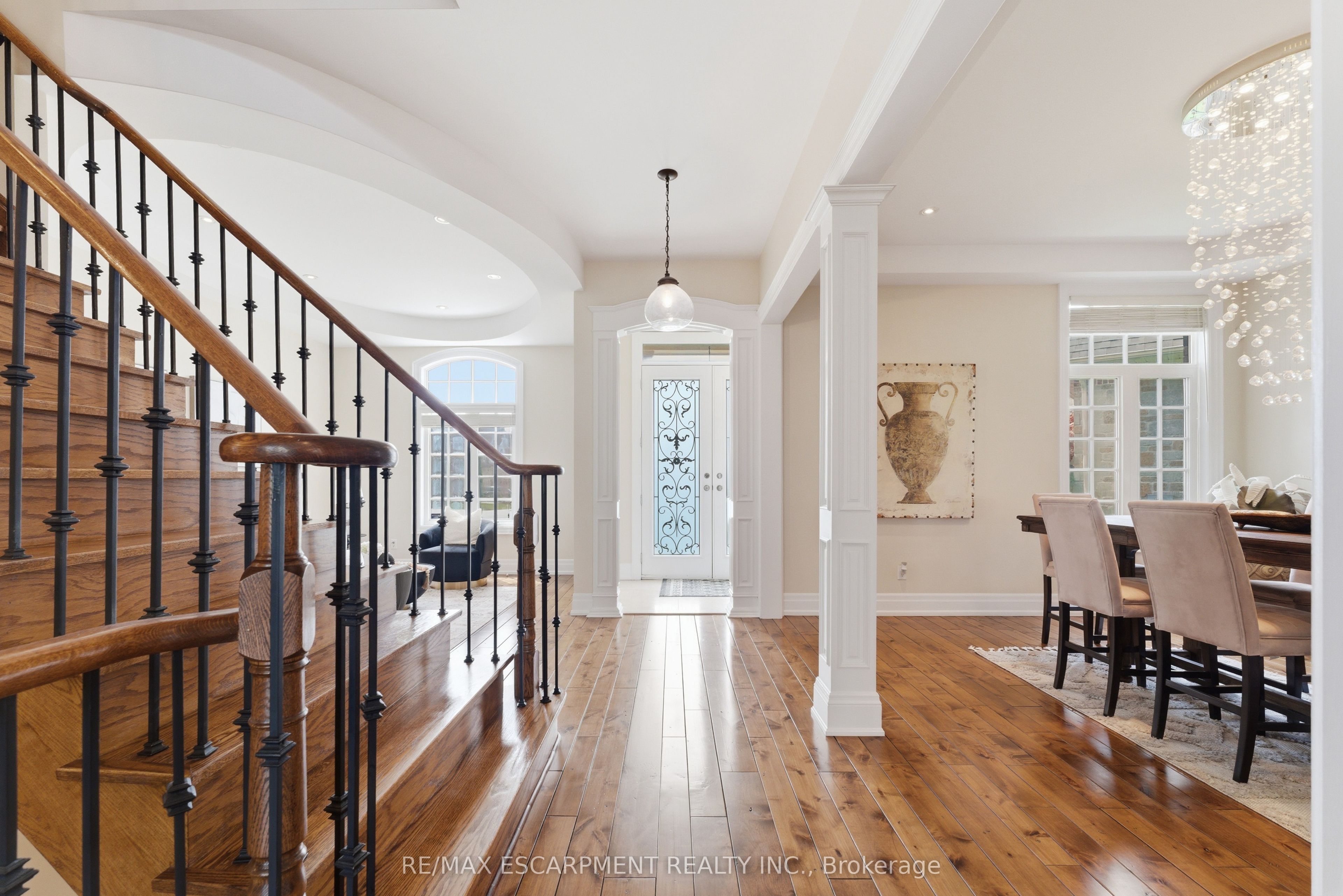 950 Fredonia Drive