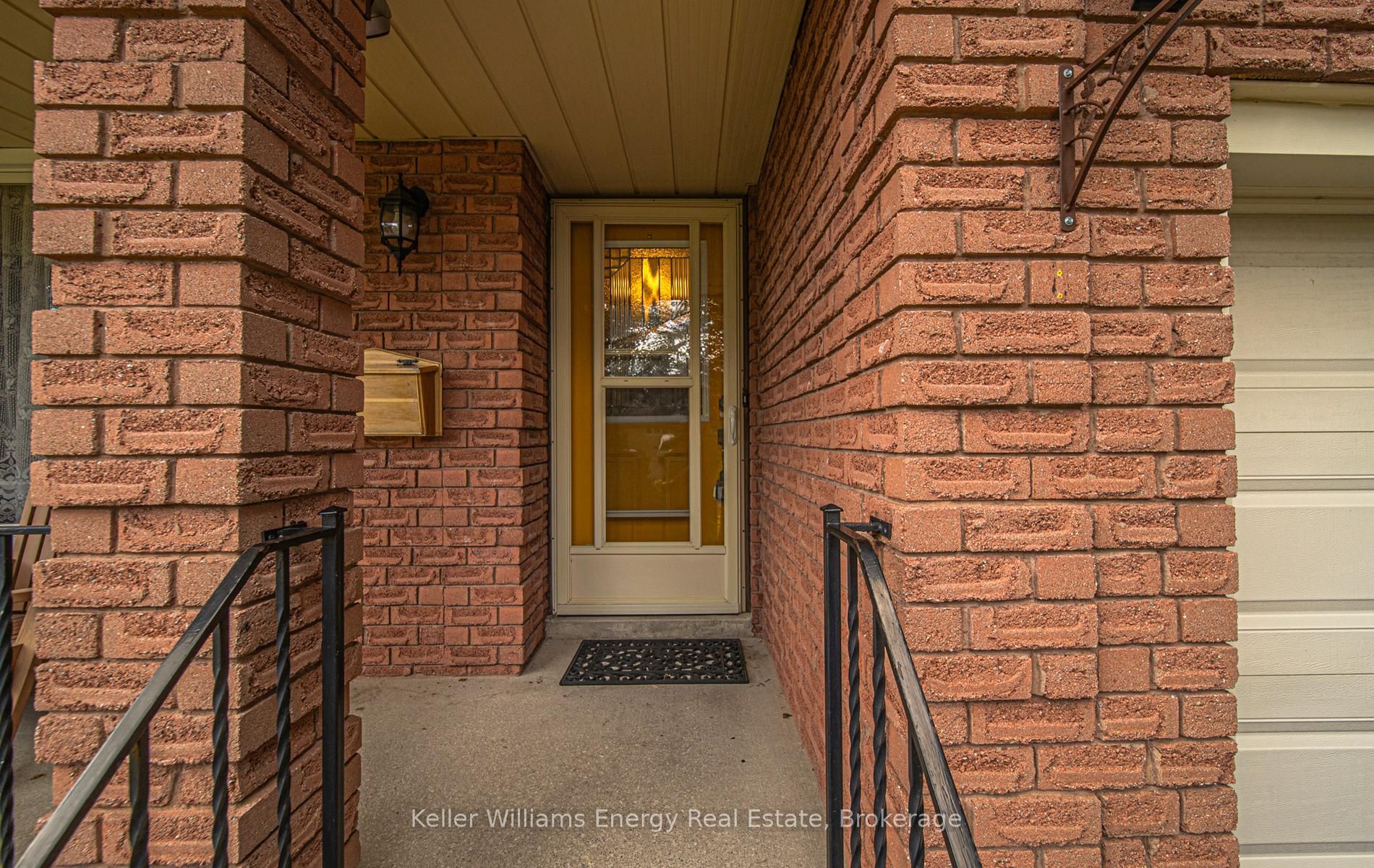 460 Labrador Drive