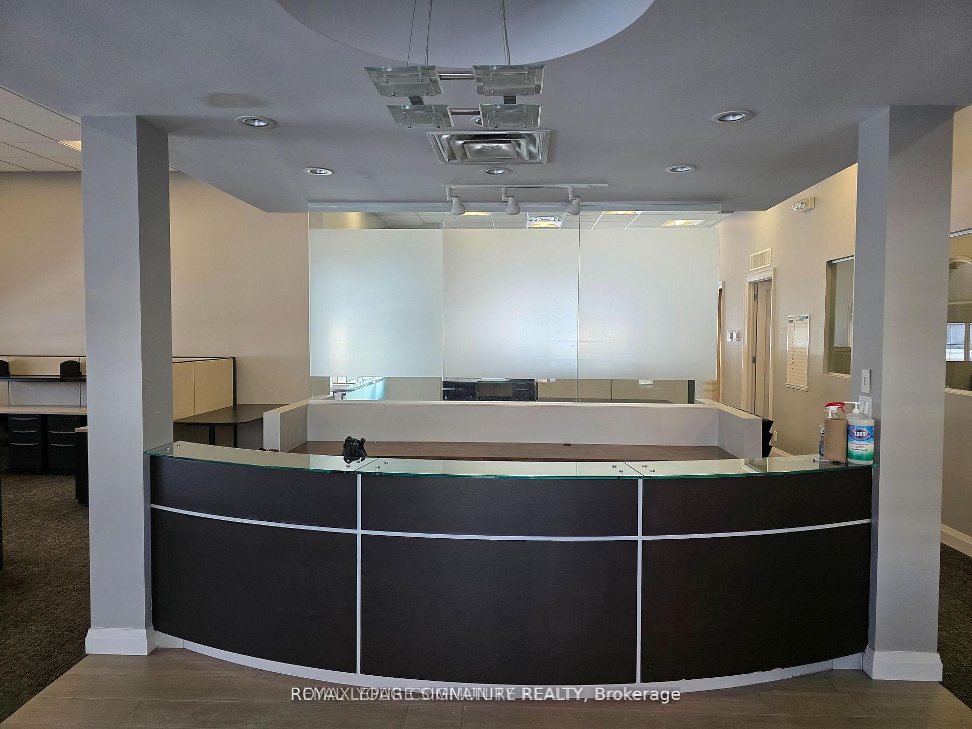 1525 Cornwall Road 26-27