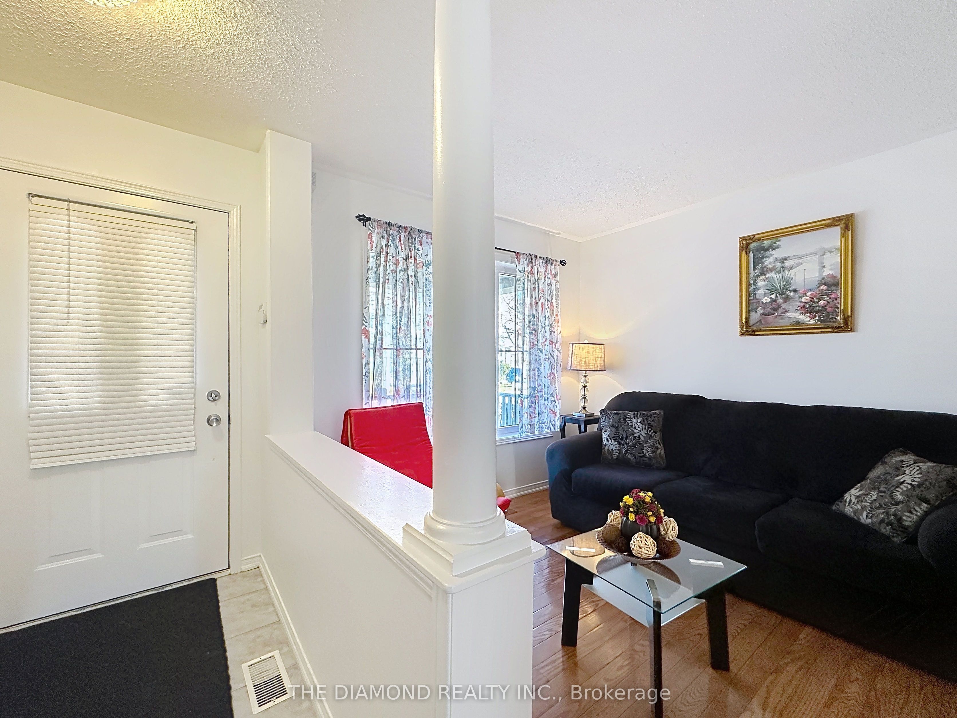 32 Marriner Crescent