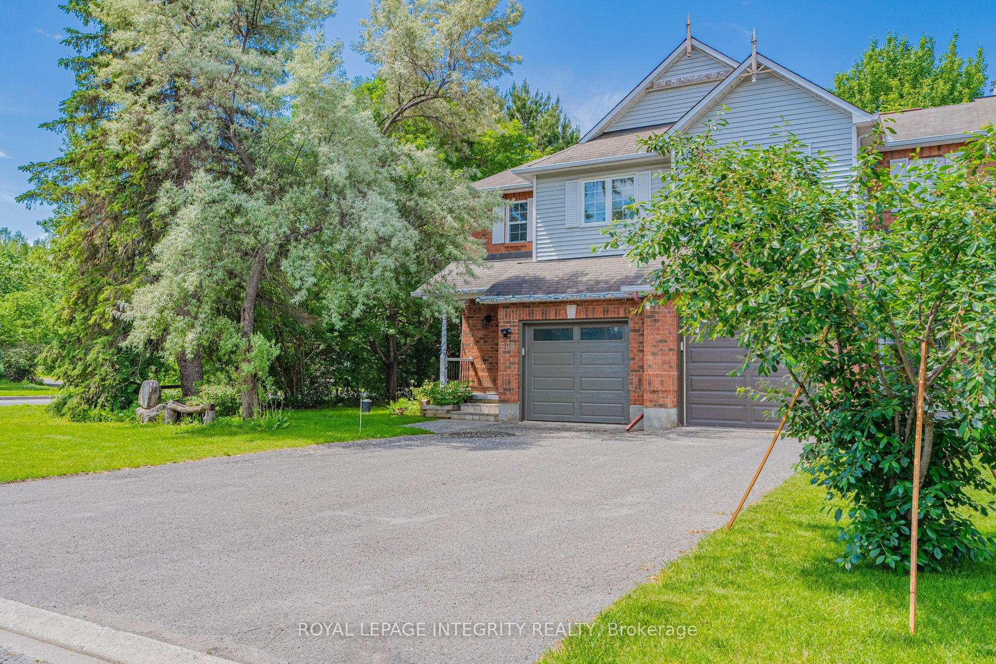 208 BLACKDOME Crescent