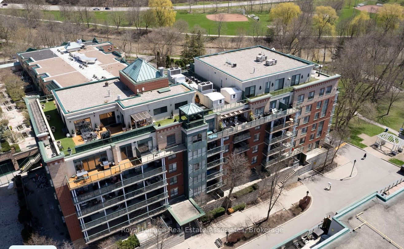 141 Woodbridge Avenue W 206