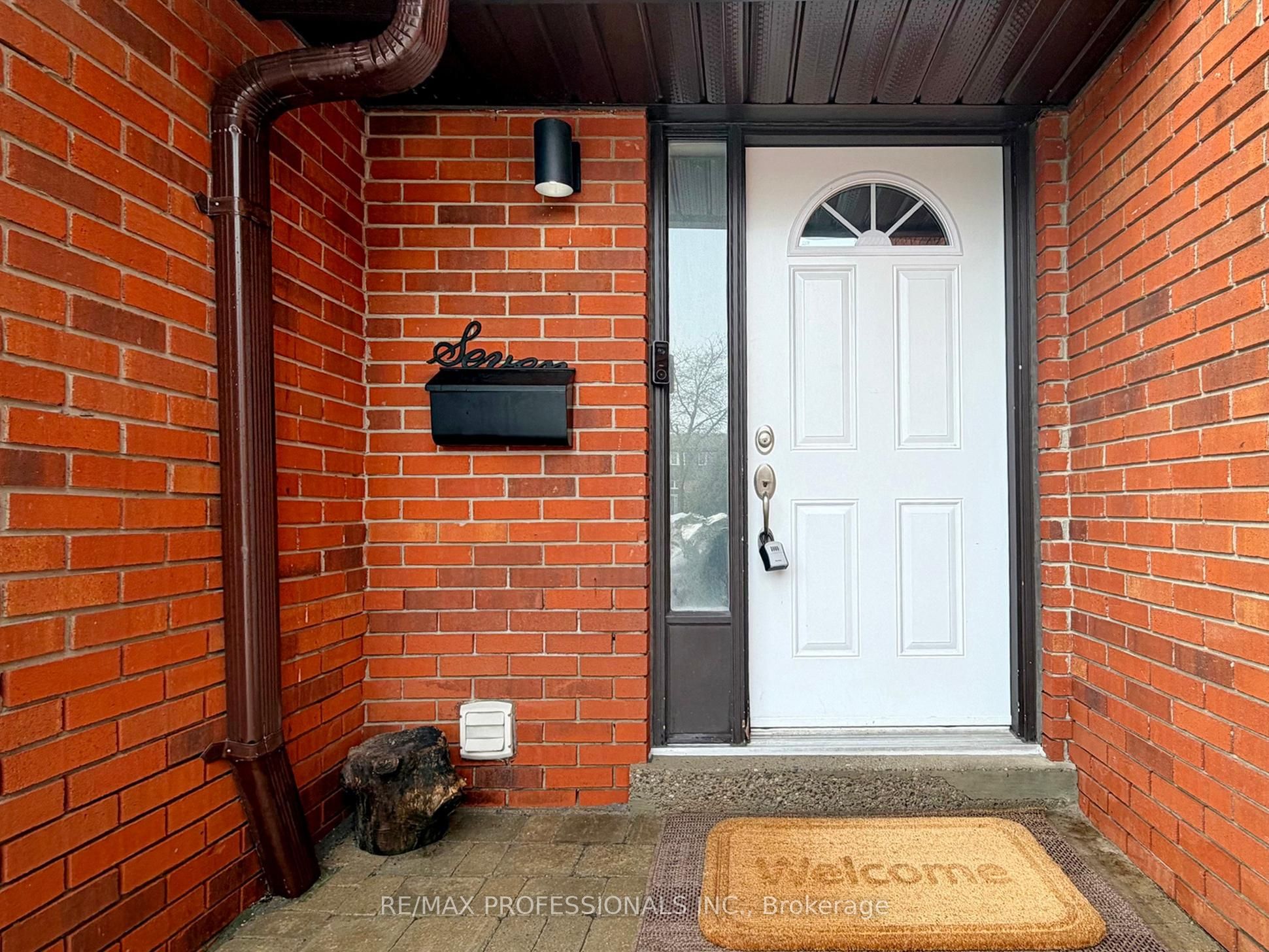 1755 Rathburn Road E 7