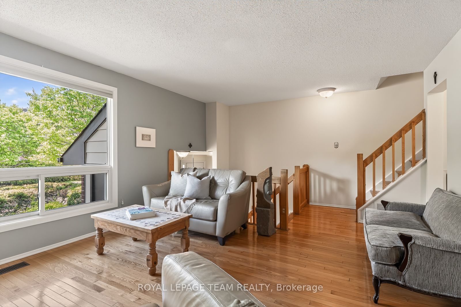 402 Montfort Street 9