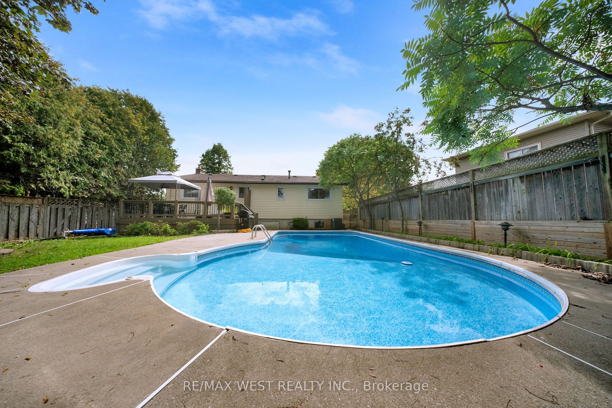 4 Flemington Court