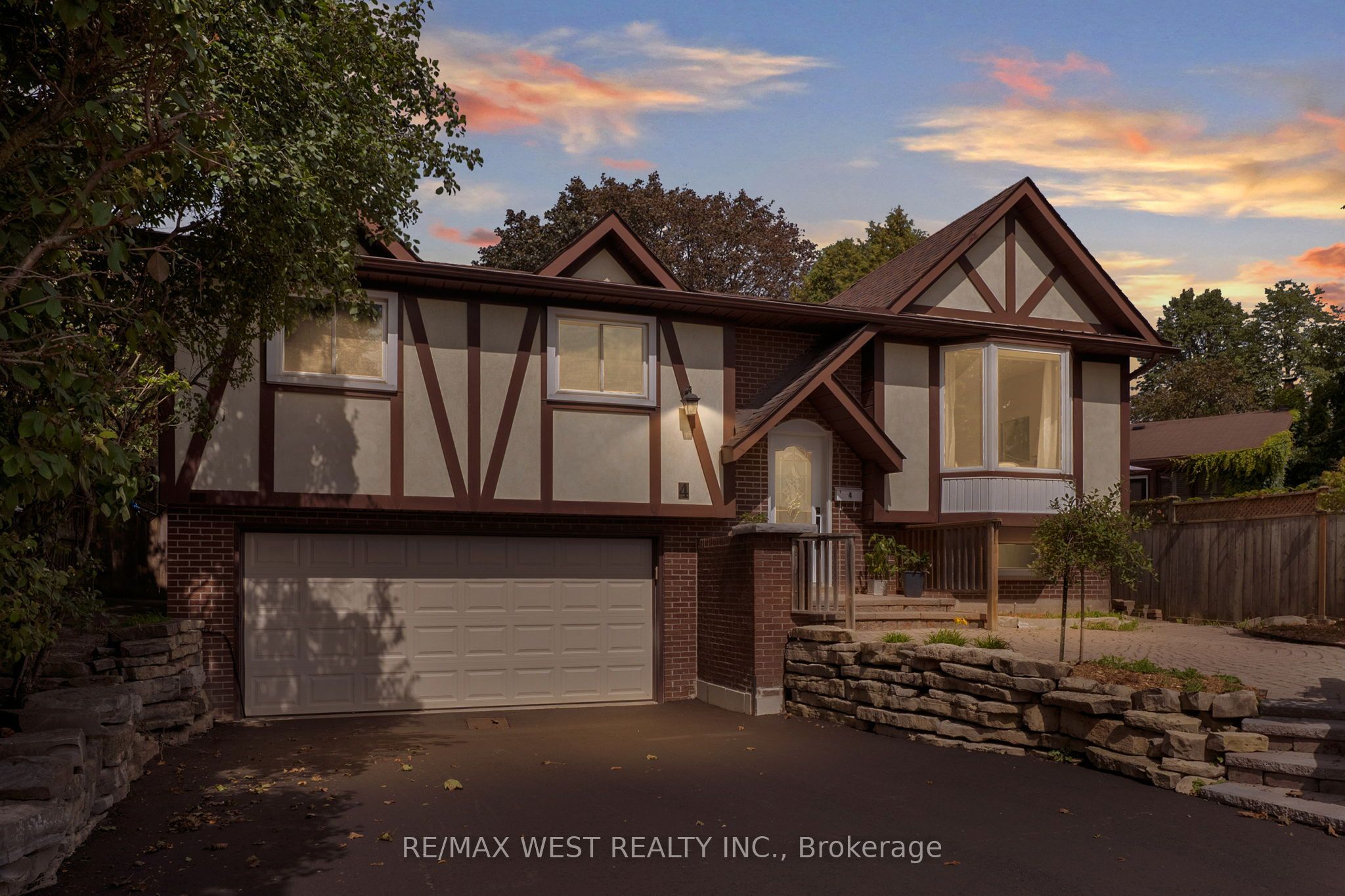 4 Flemington Court