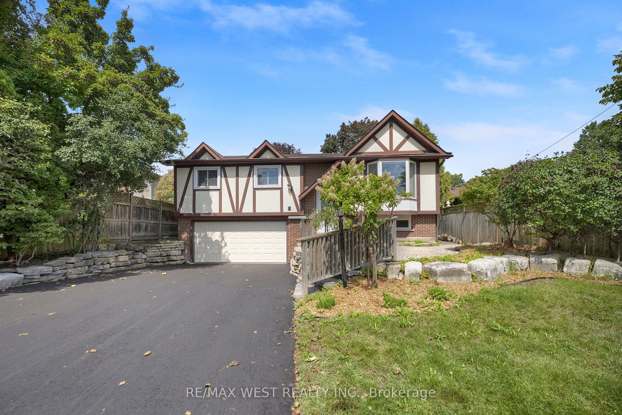 4 Flemington Court