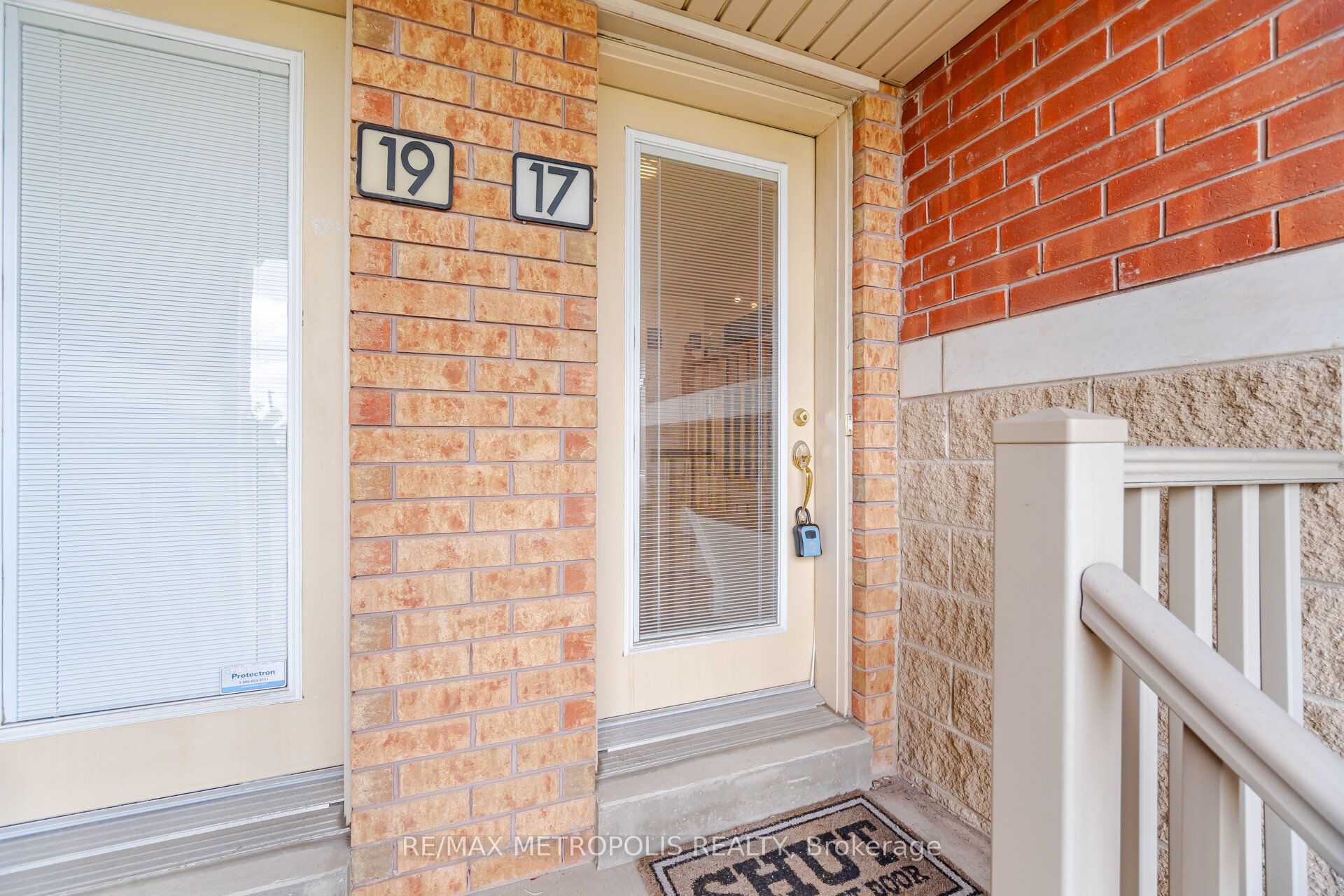 3975 Eglinton Avenue W 17