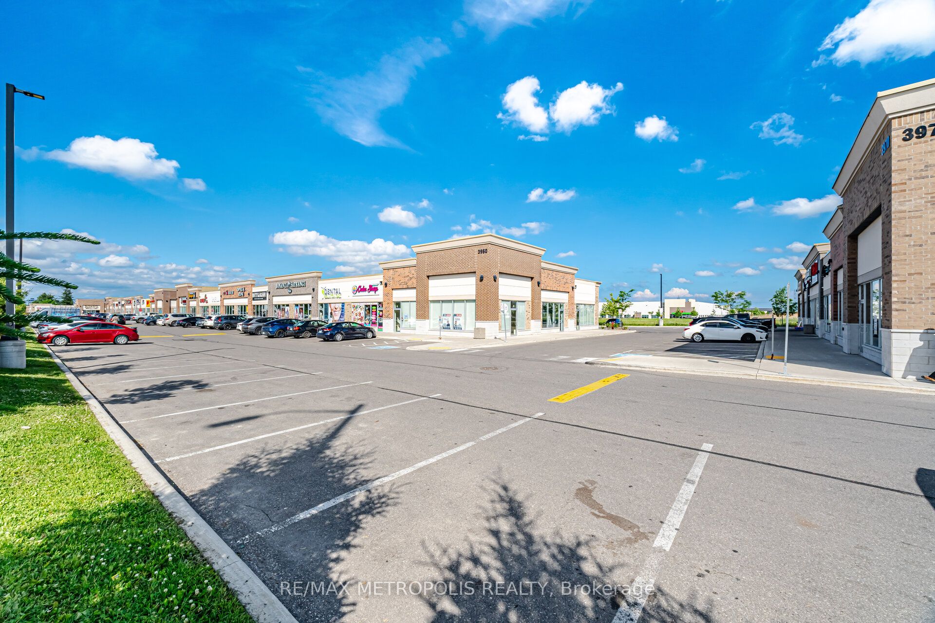 3975 Eglinton Avenue W 17