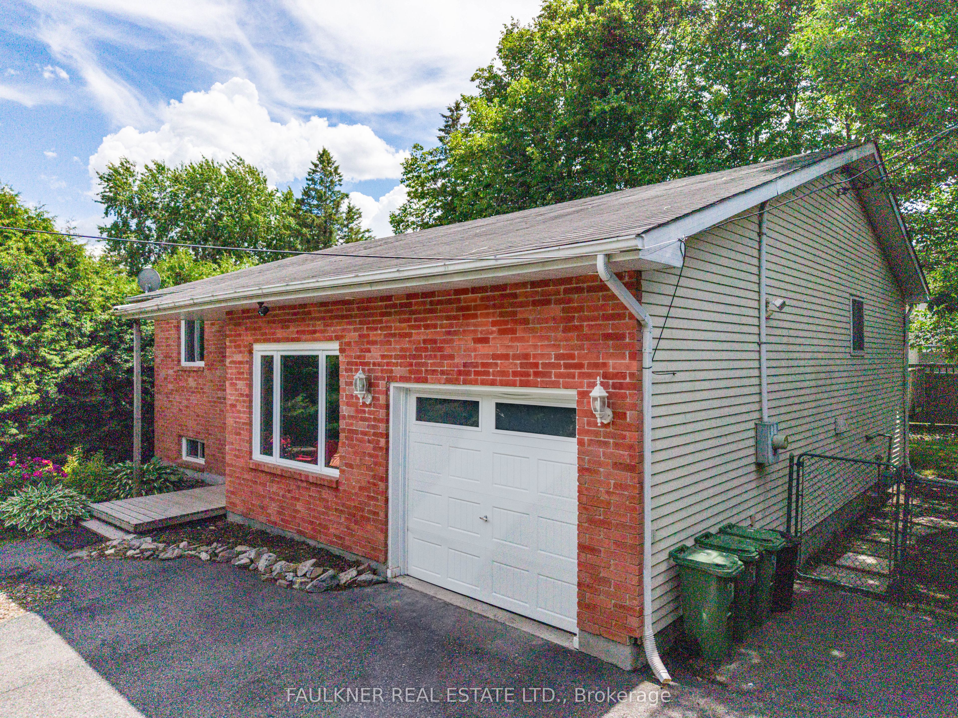2 Caribou Avenue